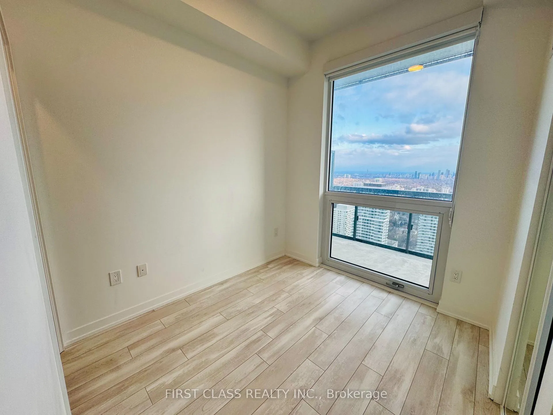 Photo 6 of Unit 3905, 39 Roehampton Avenue, Toronto, Mount Pleasant West — HOMEH
