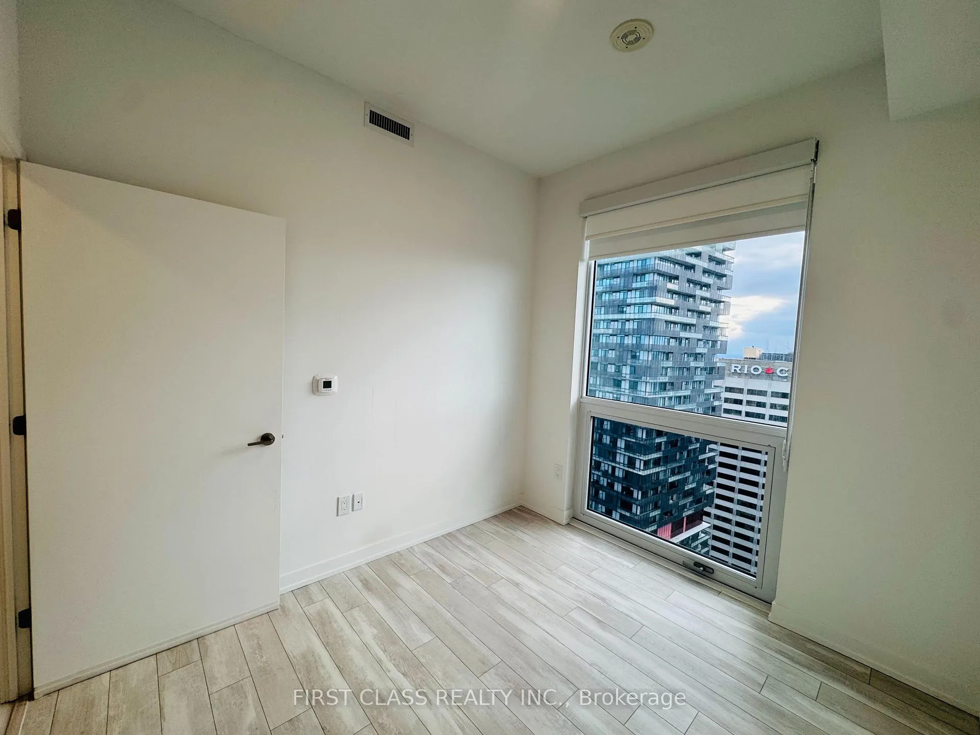 Photo 12 of Unit 3905, 39 Roehampton Avenue, Toronto, Mount Pleasant West — HOMEH