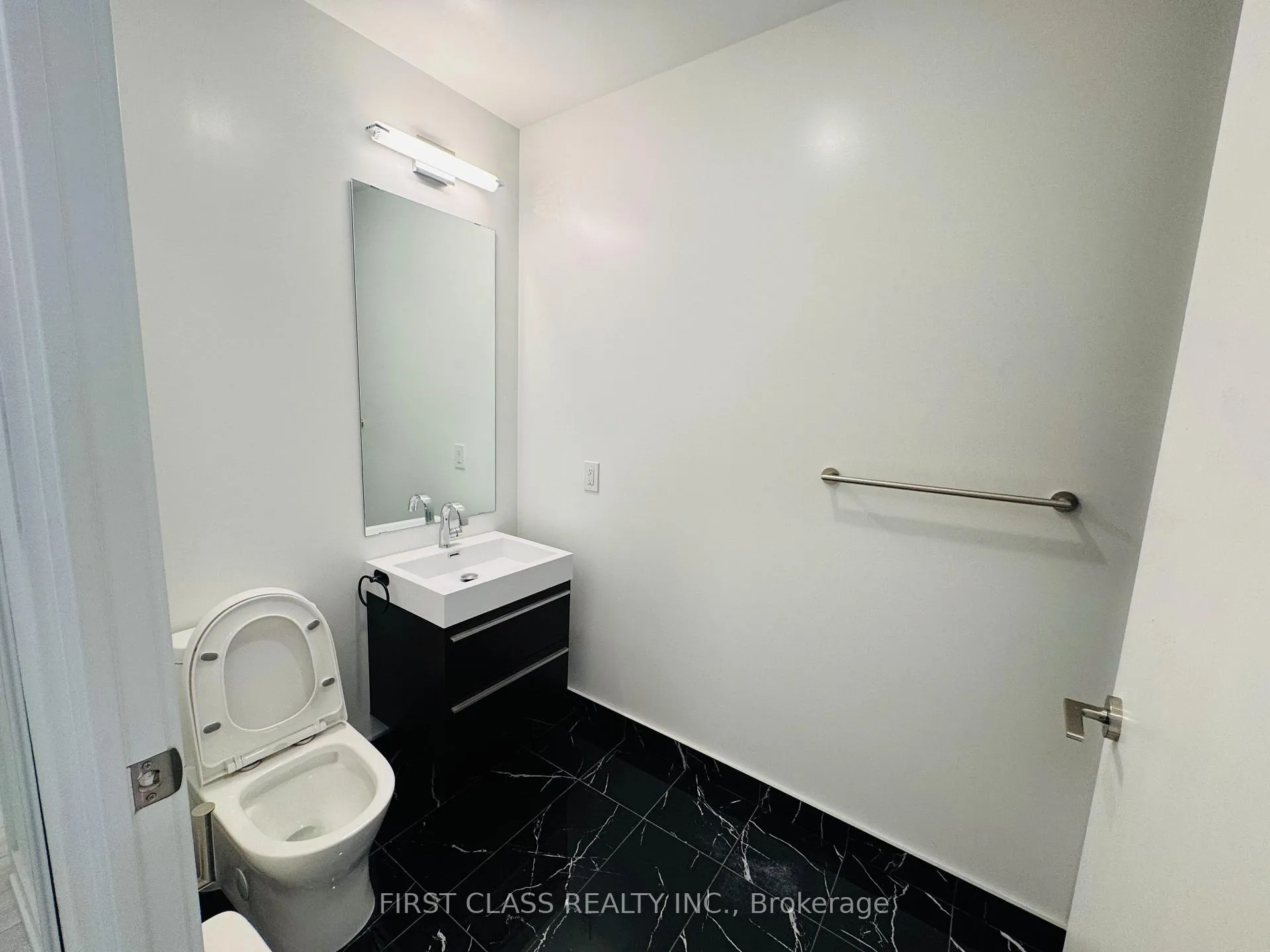 Photo 13 of Unit 3905, 39 Roehampton Avenue, Toronto, Mount Pleasant West — HOMEH