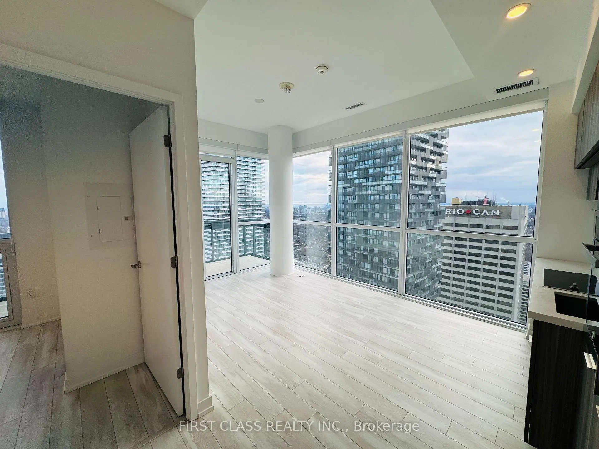 Photo 17 of Unit 3905, 39 Roehampton Avenue, Toronto, Mount Pleasant West — HOMEH