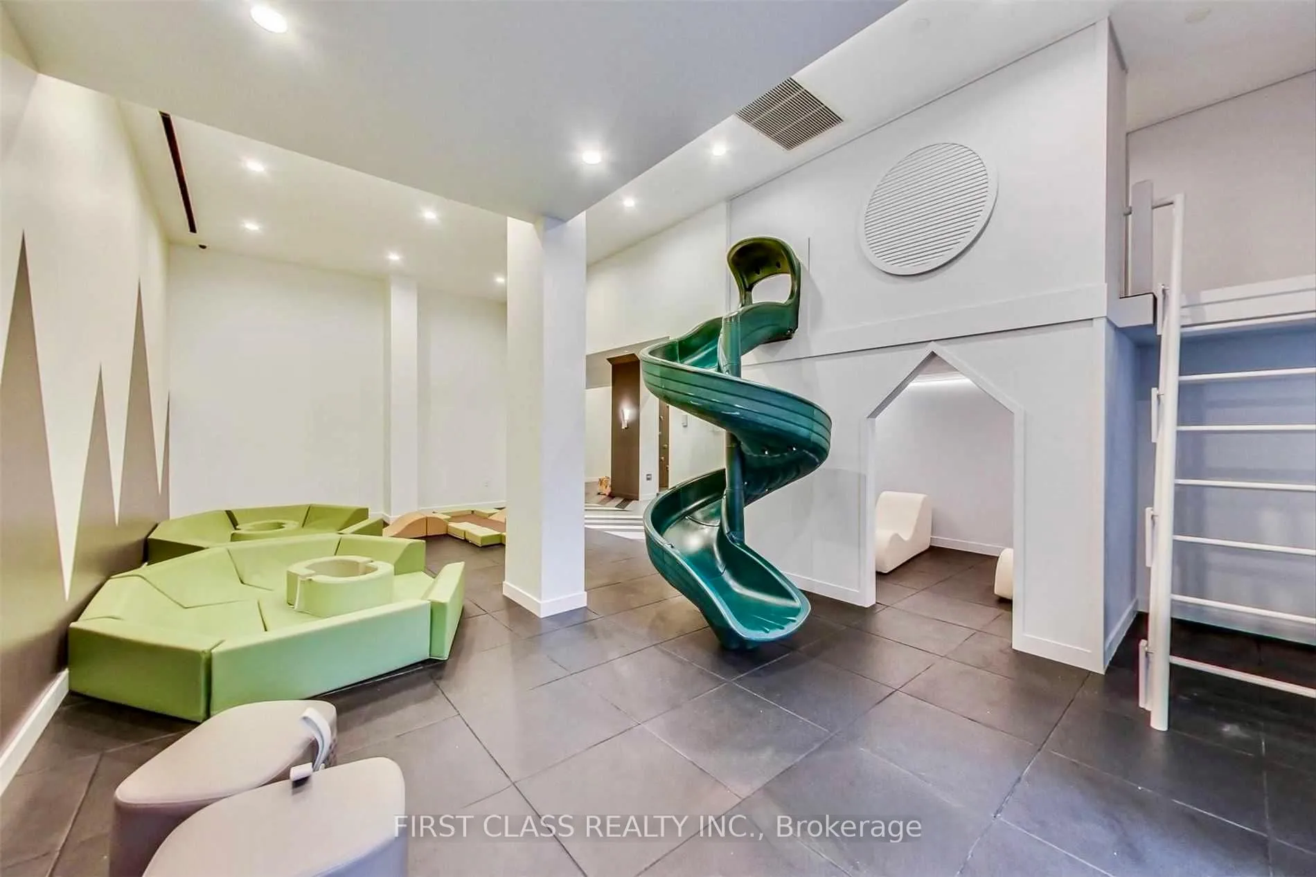 Photo 26 of Unit 3905, 39 Roehampton Avenue, Toronto, Mount Pleasant West — HOMEH