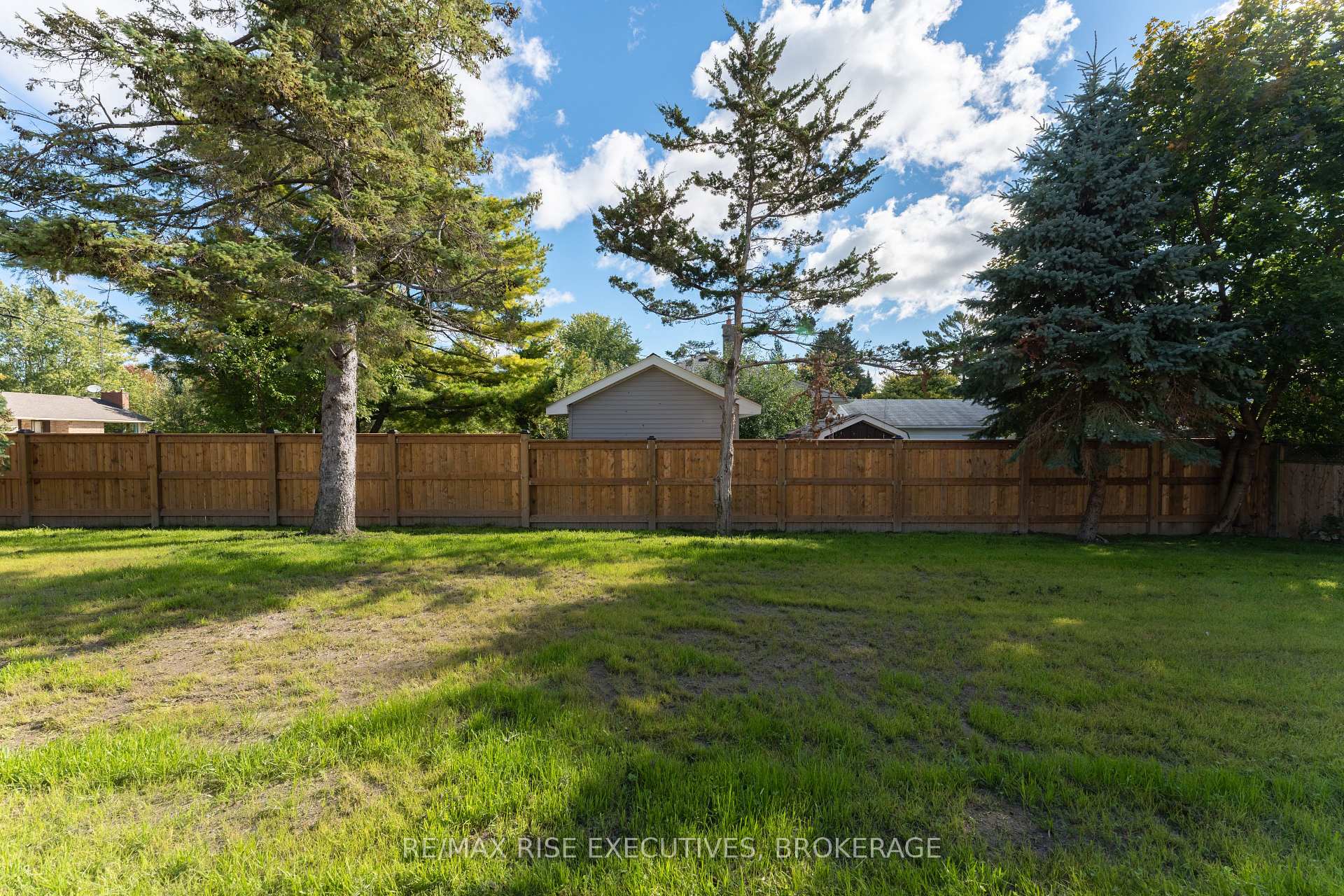 Photo 4 of Unit 2, 740 Collins Bay Road, Kingston, South of Taylor-Kidd Blvd — HOMEH