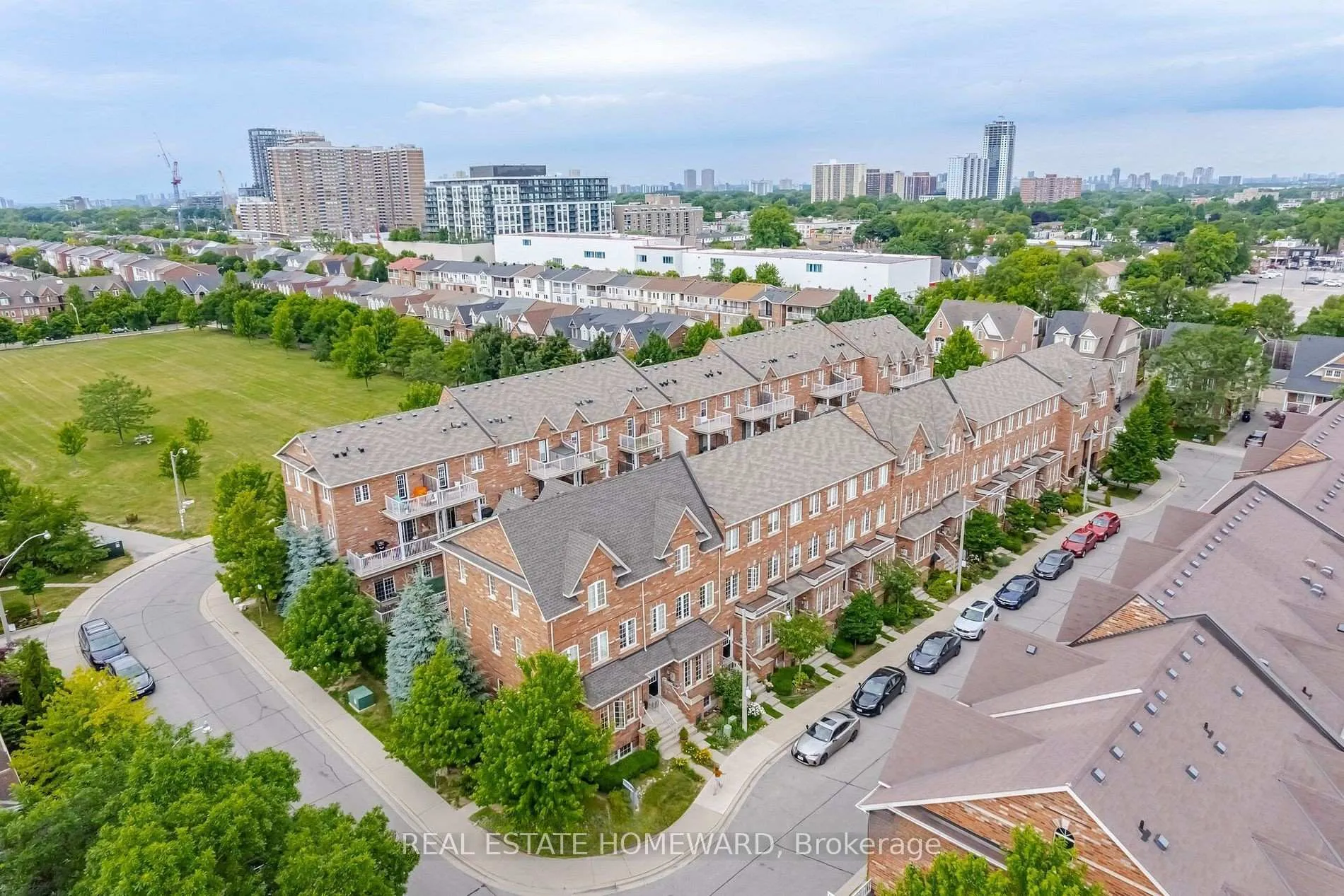 Photo 28 of 12 Carnahan Terrace, Toronto, East End-Danforth — HOMEH