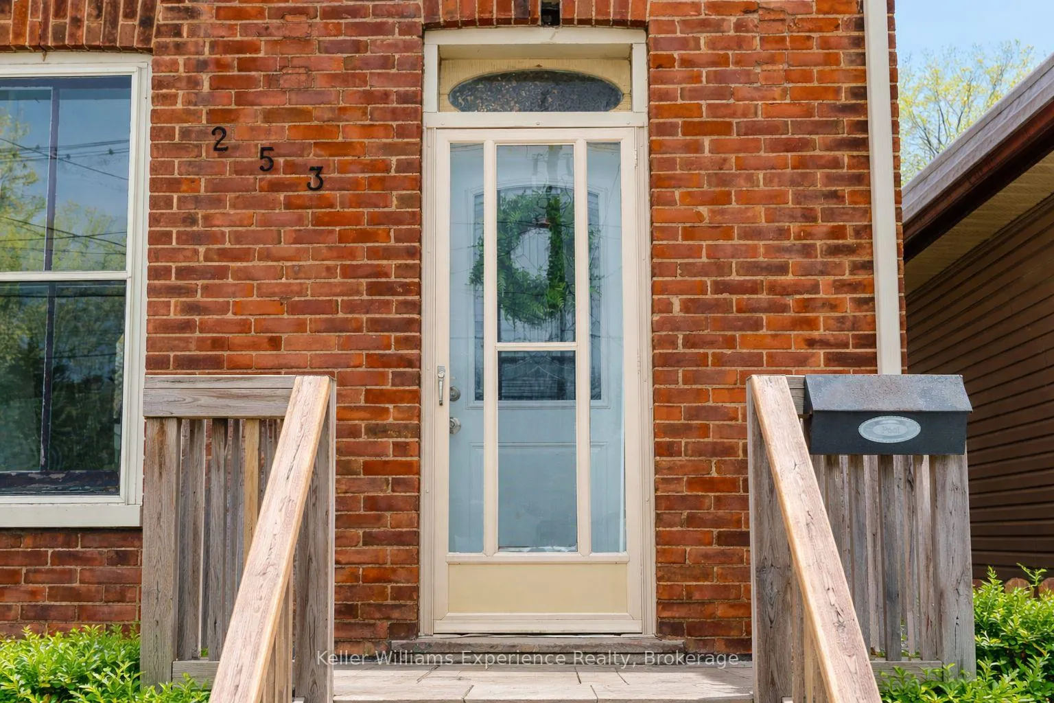 Photo 2 of 253 11th Street E, Owen Sound — HOMEH