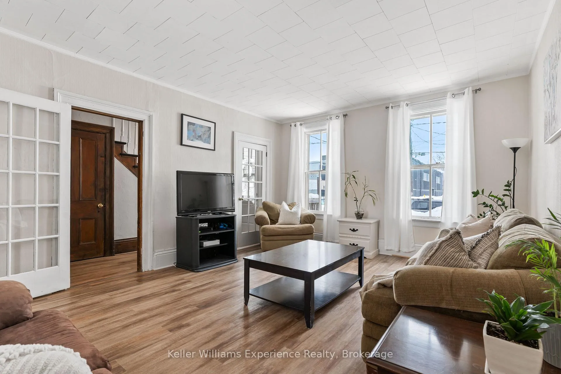 Photo 5 of 253 11th Street E, Owen Sound — HOMEH