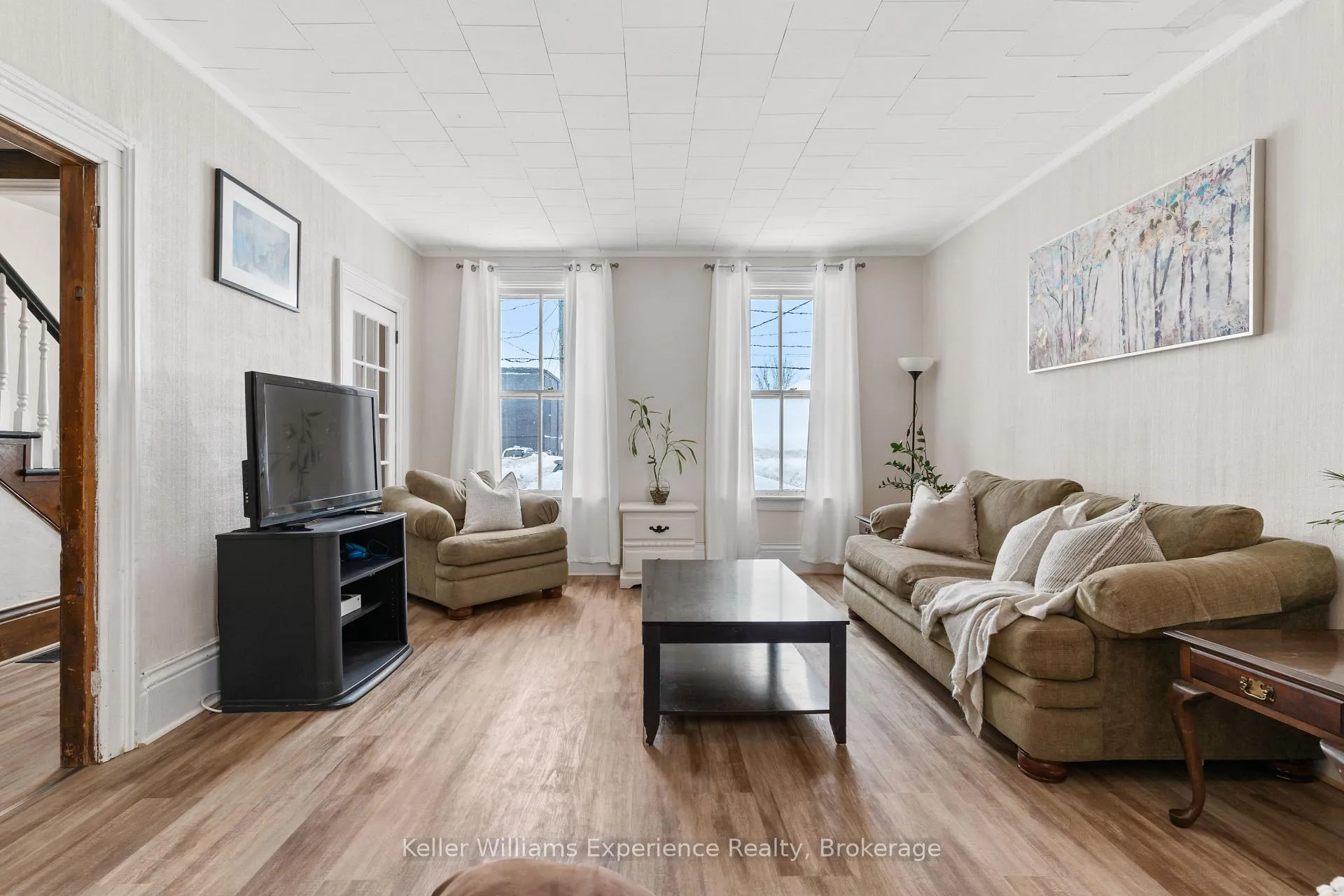 Photo 6 of 253 11th Street E, Owen Sound — HOMEH