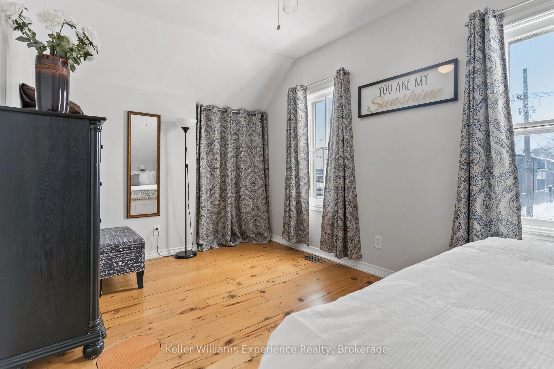 Photo 21 of 253 11th Street E, Owen Sound — HOMEH