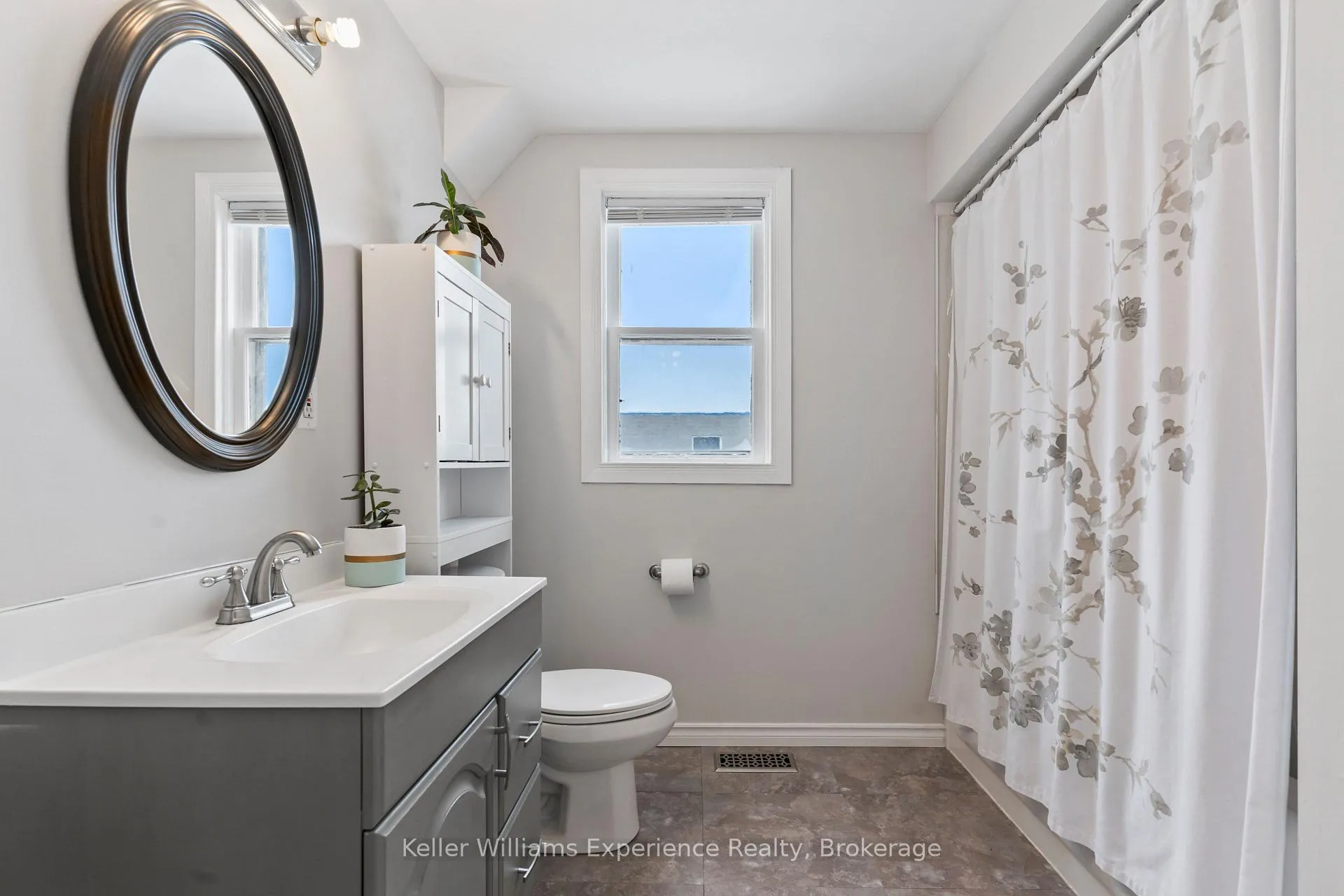 Photo 23 of 253 11th Street E, Owen Sound — HOMEH