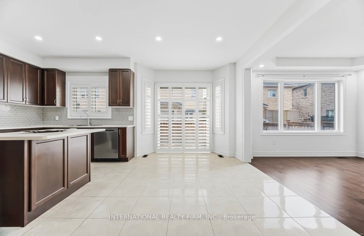 Photo 13 of 221 Etheridge Avenue N, Milton, Ford — HOMEH