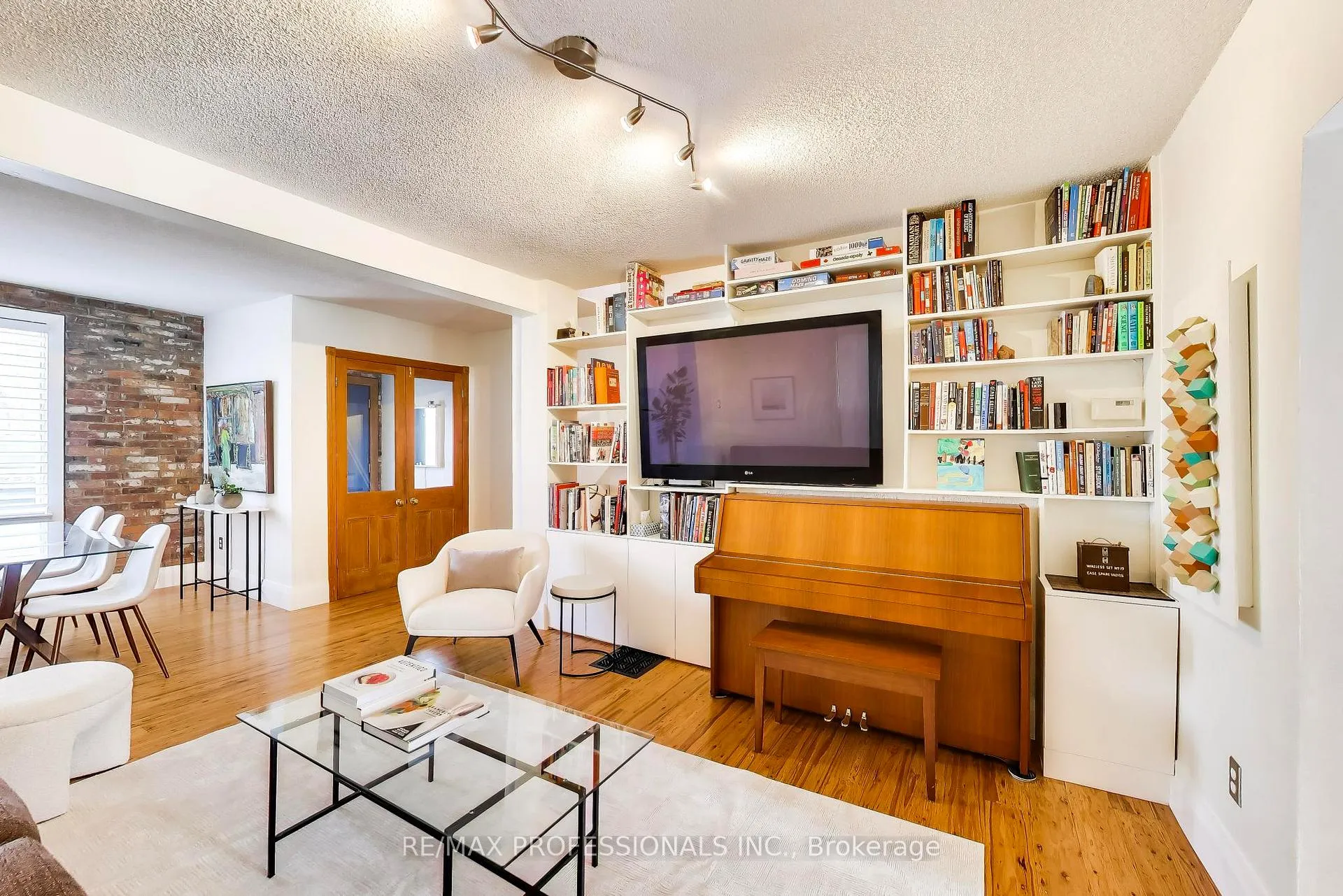 Photo 4 of 41 Windermere Avenue, Toronto, High Park-Swansea — HOMEH