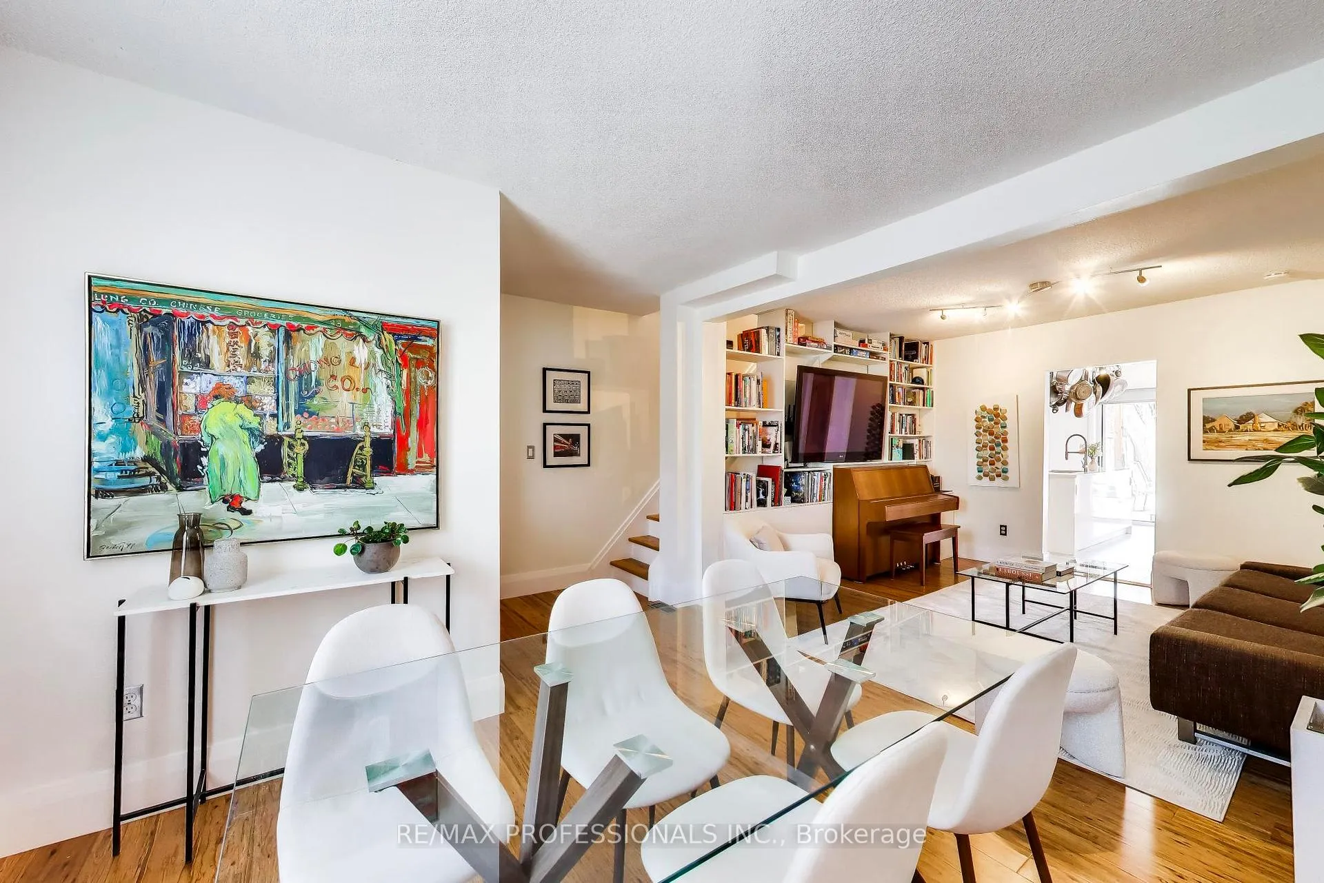 Photo 7 of 41 Windermere Avenue, Toronto, High Park-Swansea — HOMEH