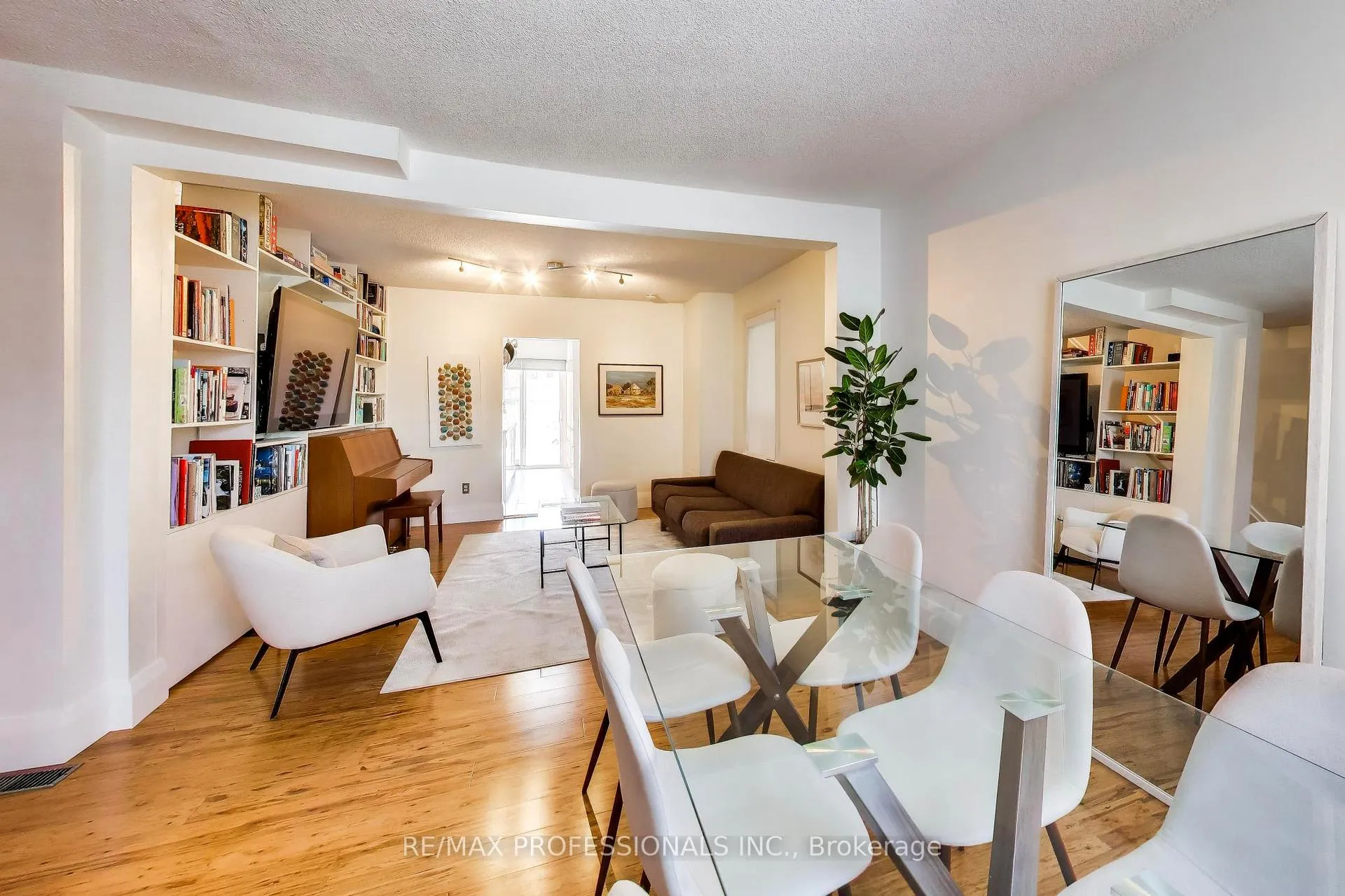 Photo 8 of 41 Windermere Avenue, Toronto, High Park-Swansea — HOMEH