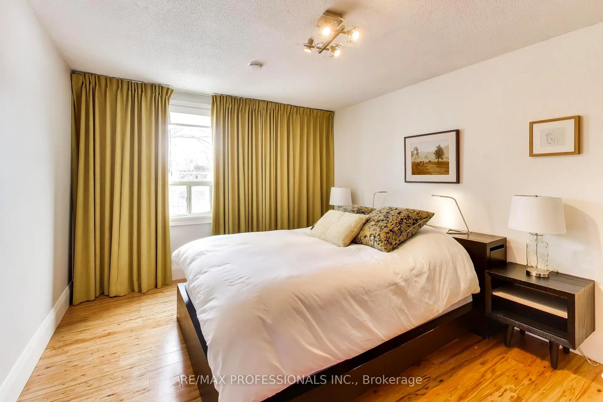 Photo 12 of 41 Windermere Avenue, Toronto, High Park-Swansea — HOMEH