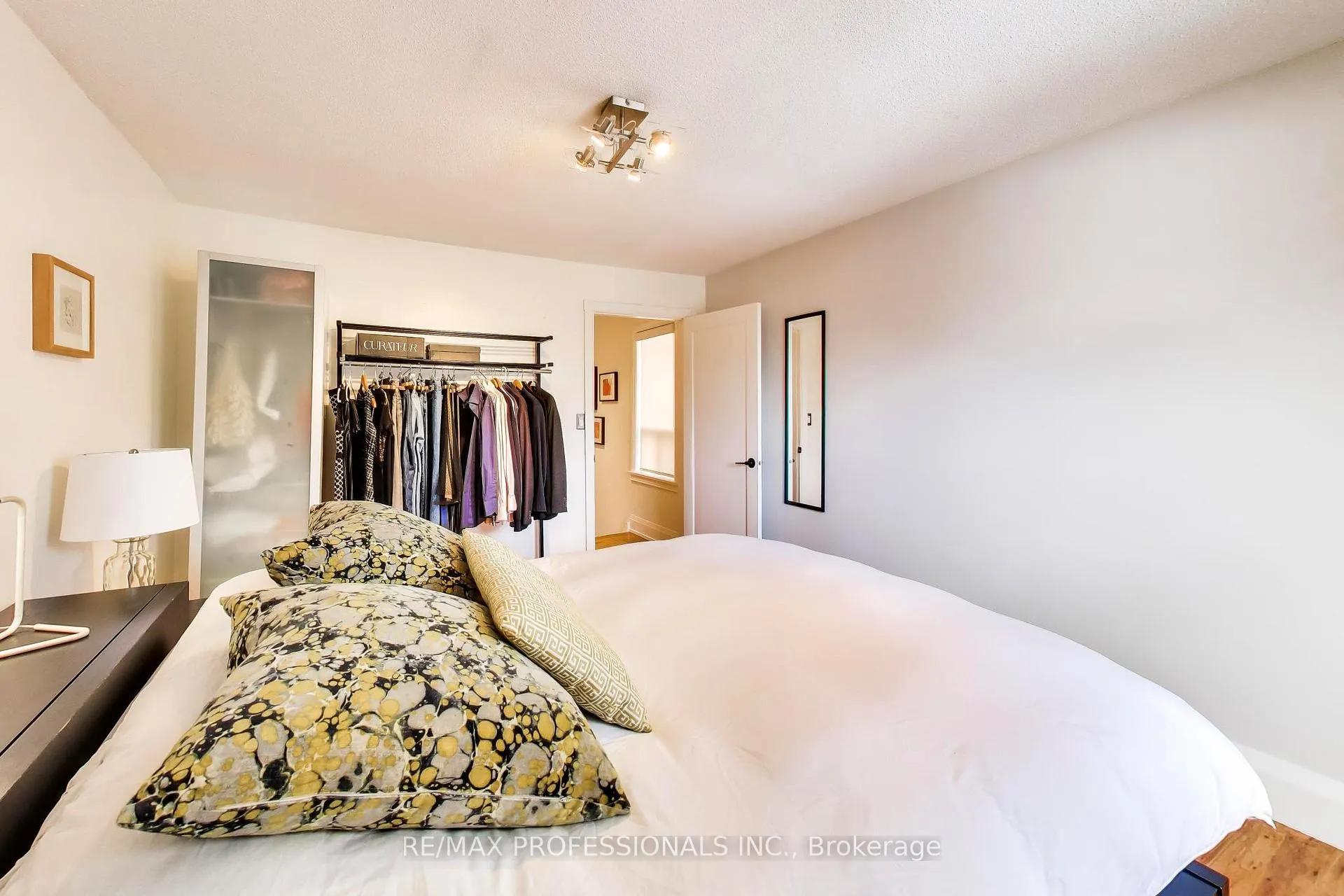 Photo 14 of 41 Windermere Avenue, Toronto, High Park-Swansea — HOMEH