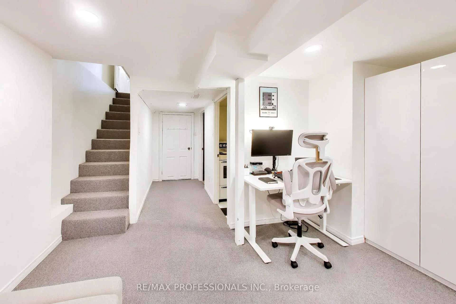 Photo 23 of 41 Windermere Avenue, Toronto, High Park-Swansea — HOMEH