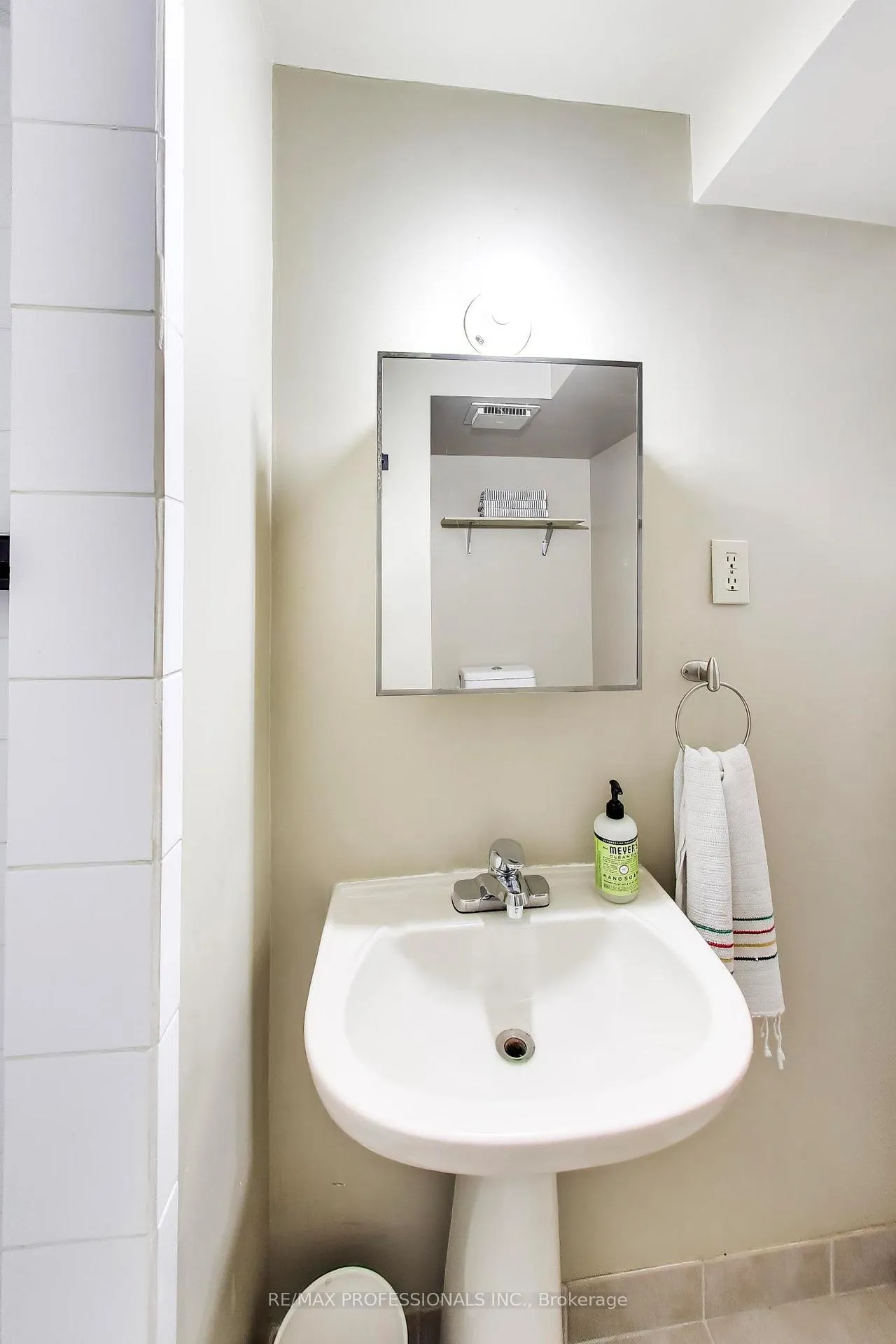 Photo 25 of 41 Windermere Avenue, Toronto, High Park-Swansea — HOMEH