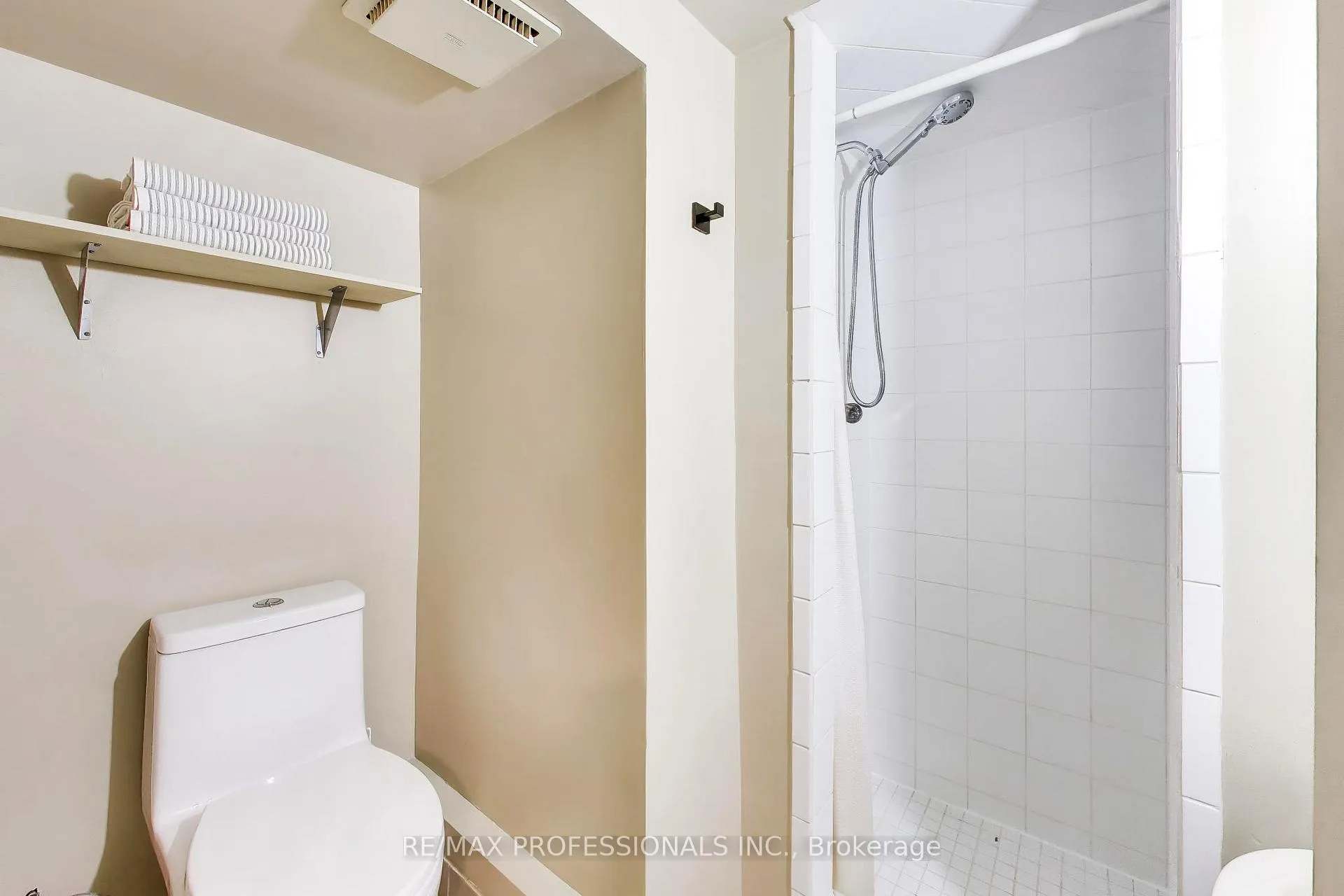 Photo 26 of 41 Windermere Avenue, Toronto, High Park-Swansea — HOMEH