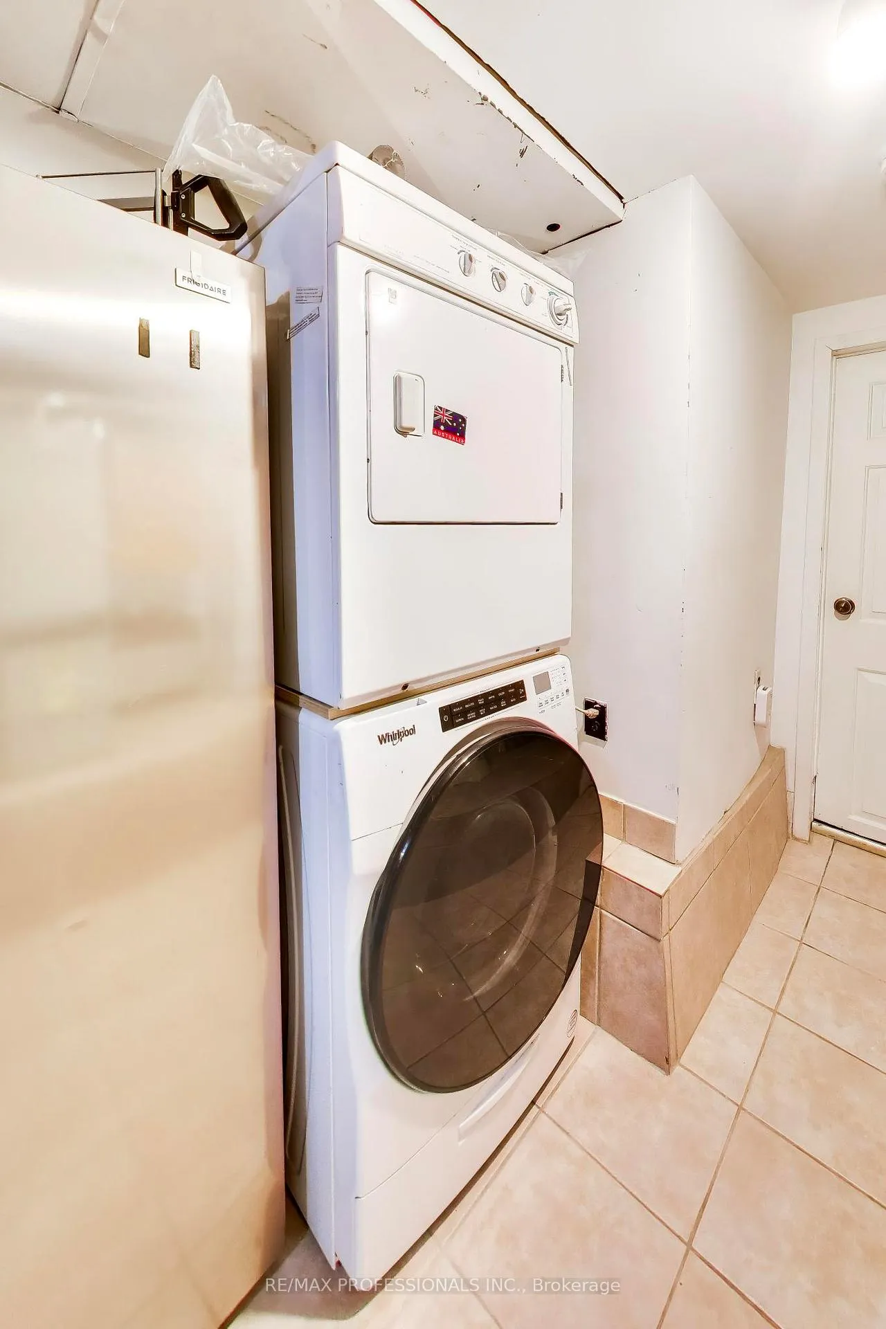 Photo 27 of 41 Windermere Avenue, Toronto, High Park-Swansea — HOMEH