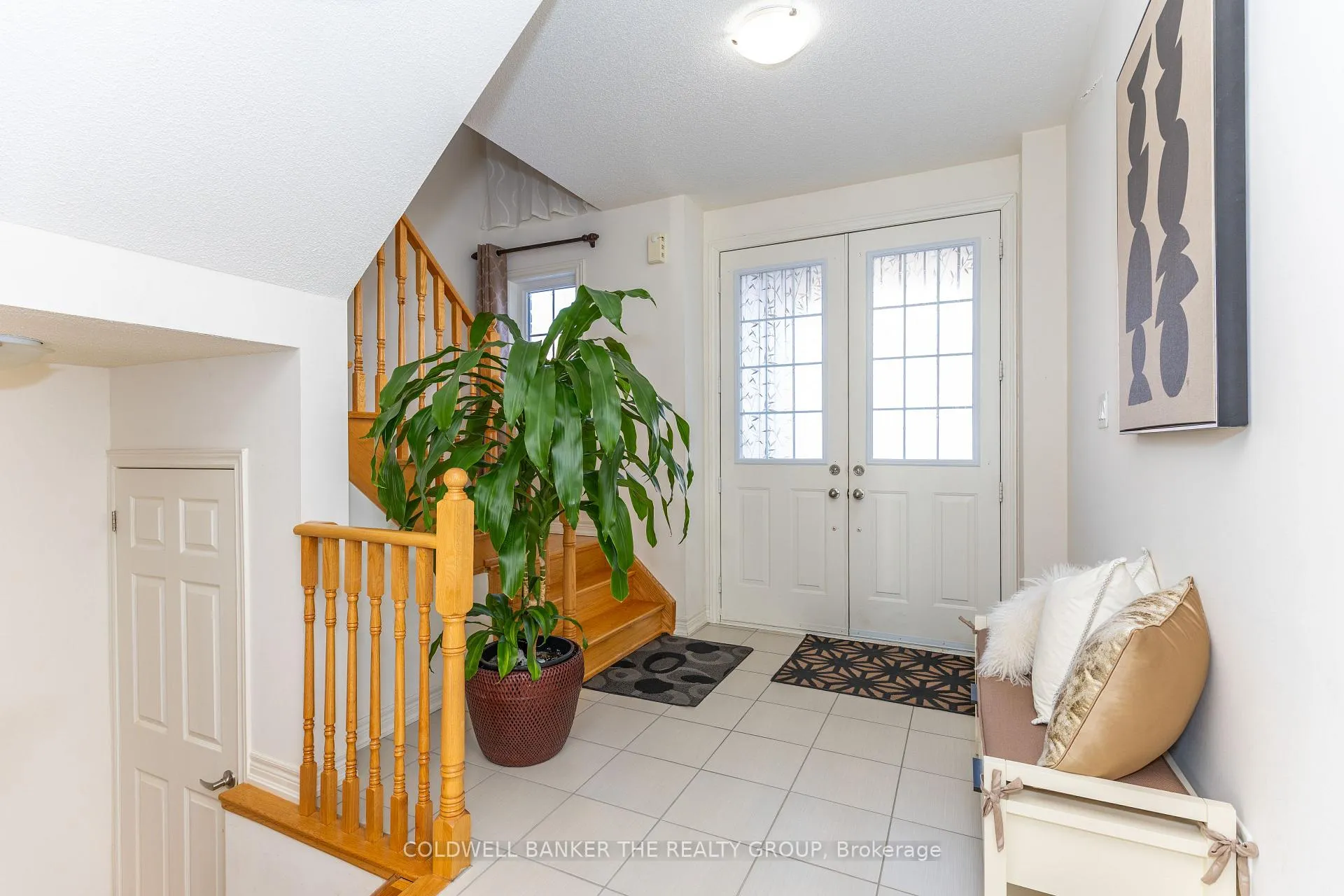 Photo 5 of 8 Vezna Crescent, Brampton, Credit Valley — HOMEH