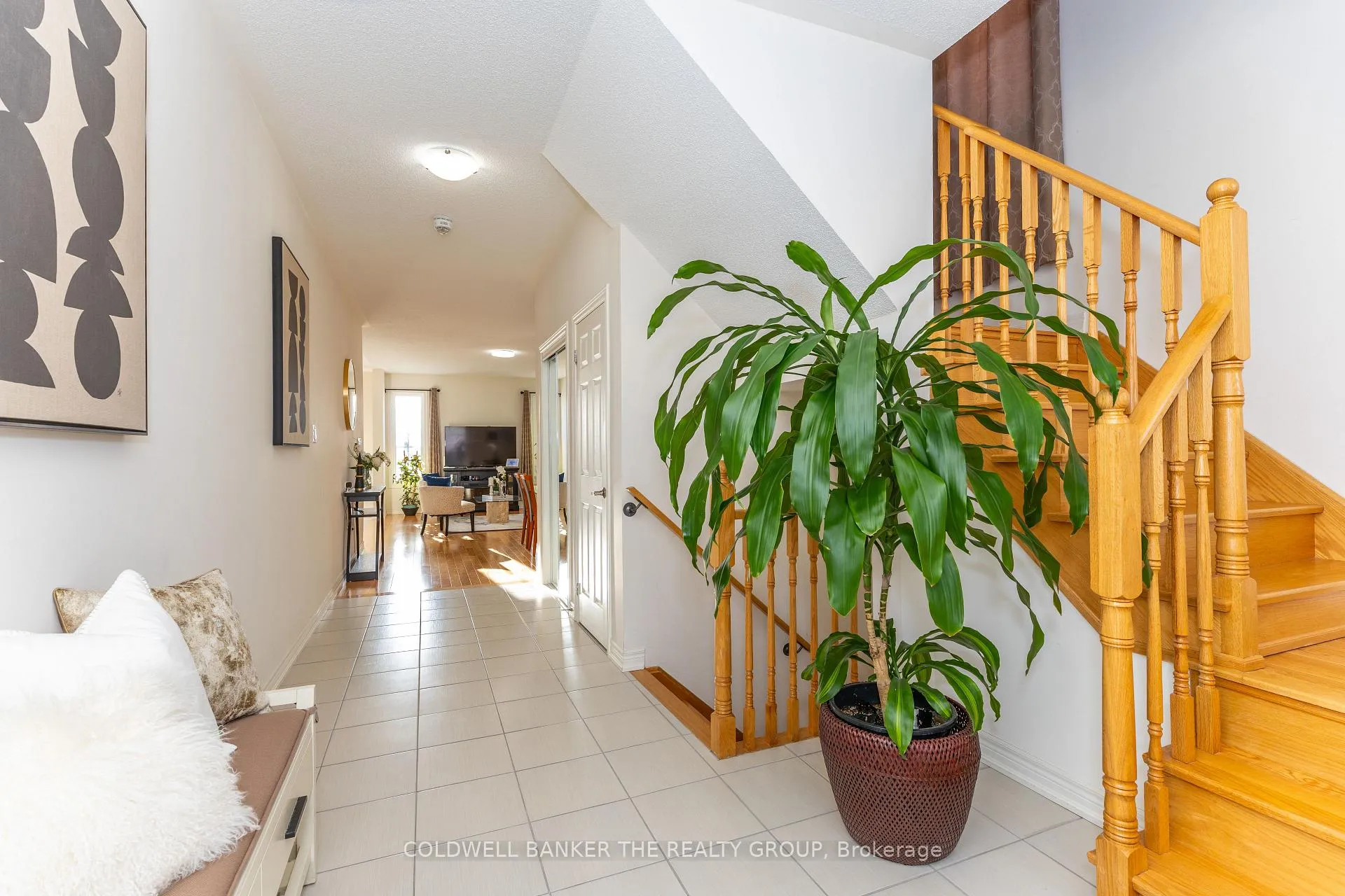 Photo 6 of 8 Vezna Crescent, Brampton, Credit Valley — HOMEH