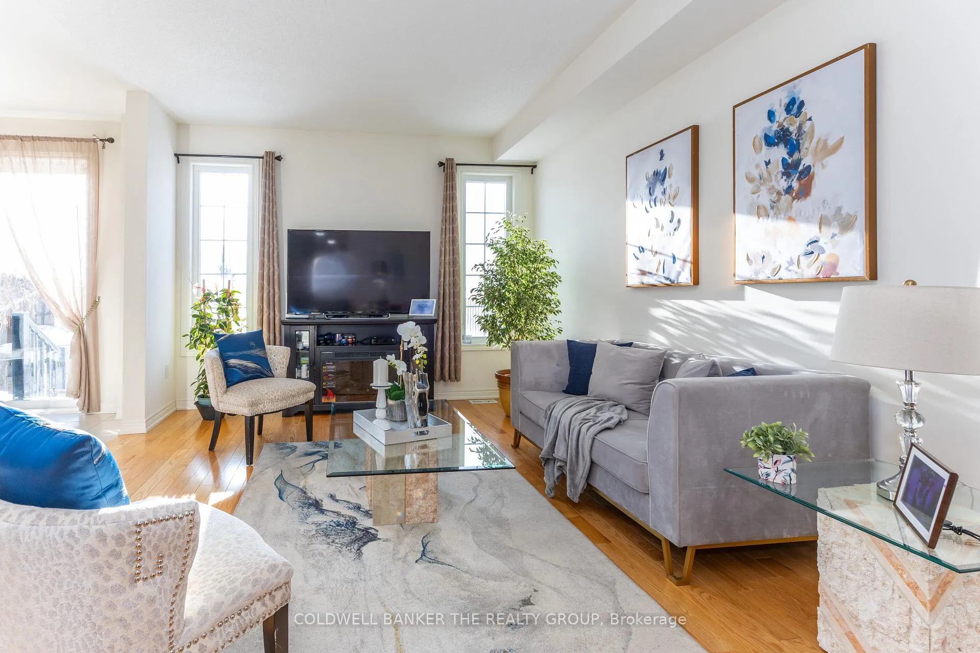 Photo 11 of 8 Vezna Crescent, Brampton, Credit Valley — HOMEH