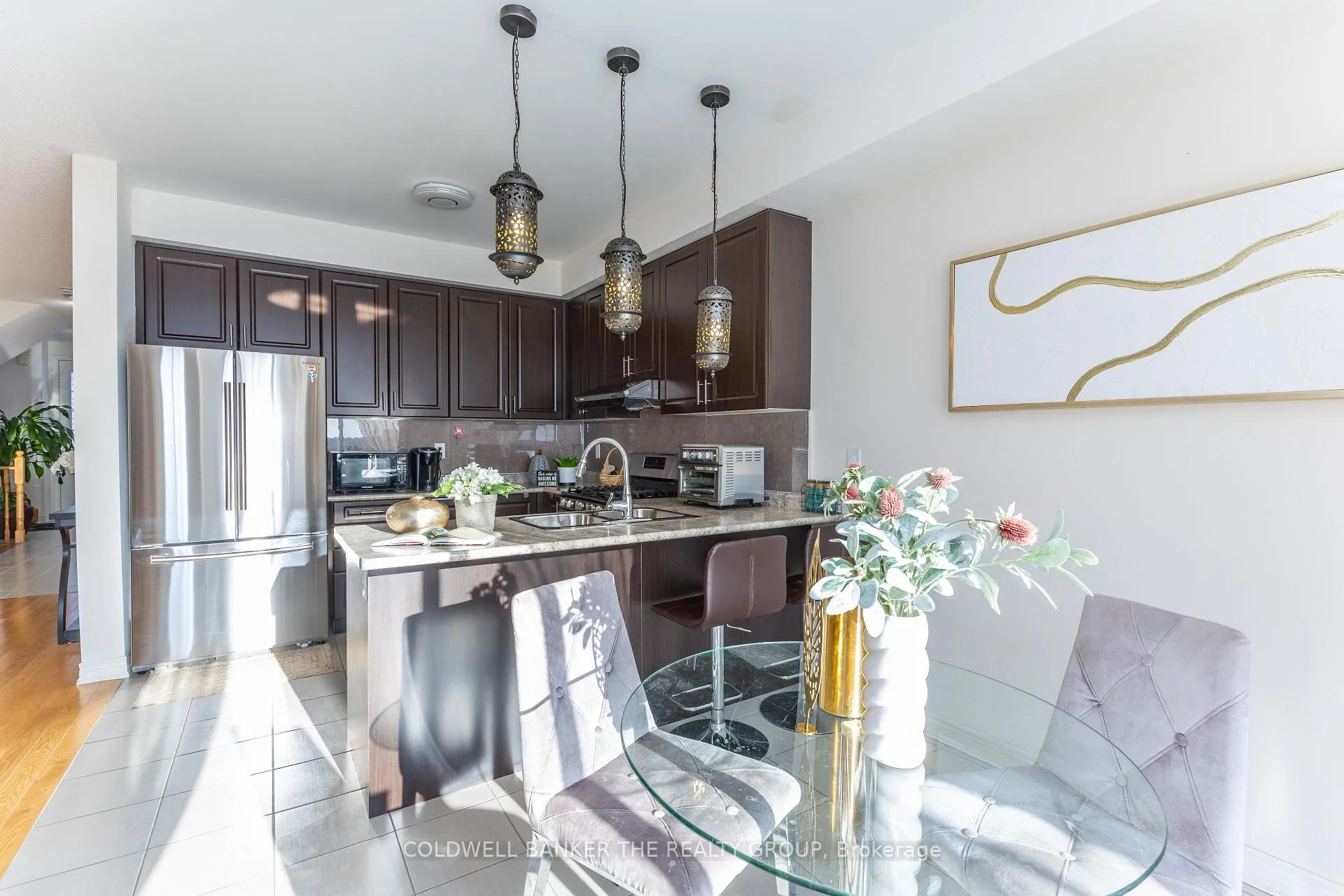 Photo 14 of 8 Vezna Crescent, Brampton, Credit Valley — HOMEH