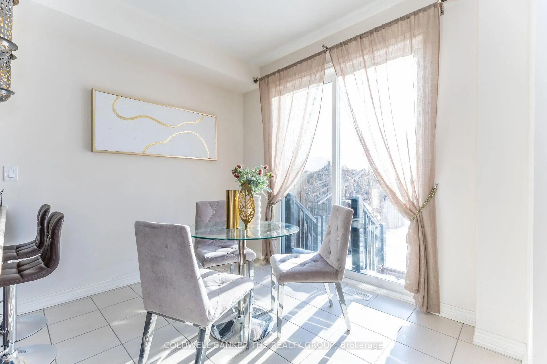 Photo 15 of 8 Vezna Crescent, Brampton, Credit Valley — HOMEH