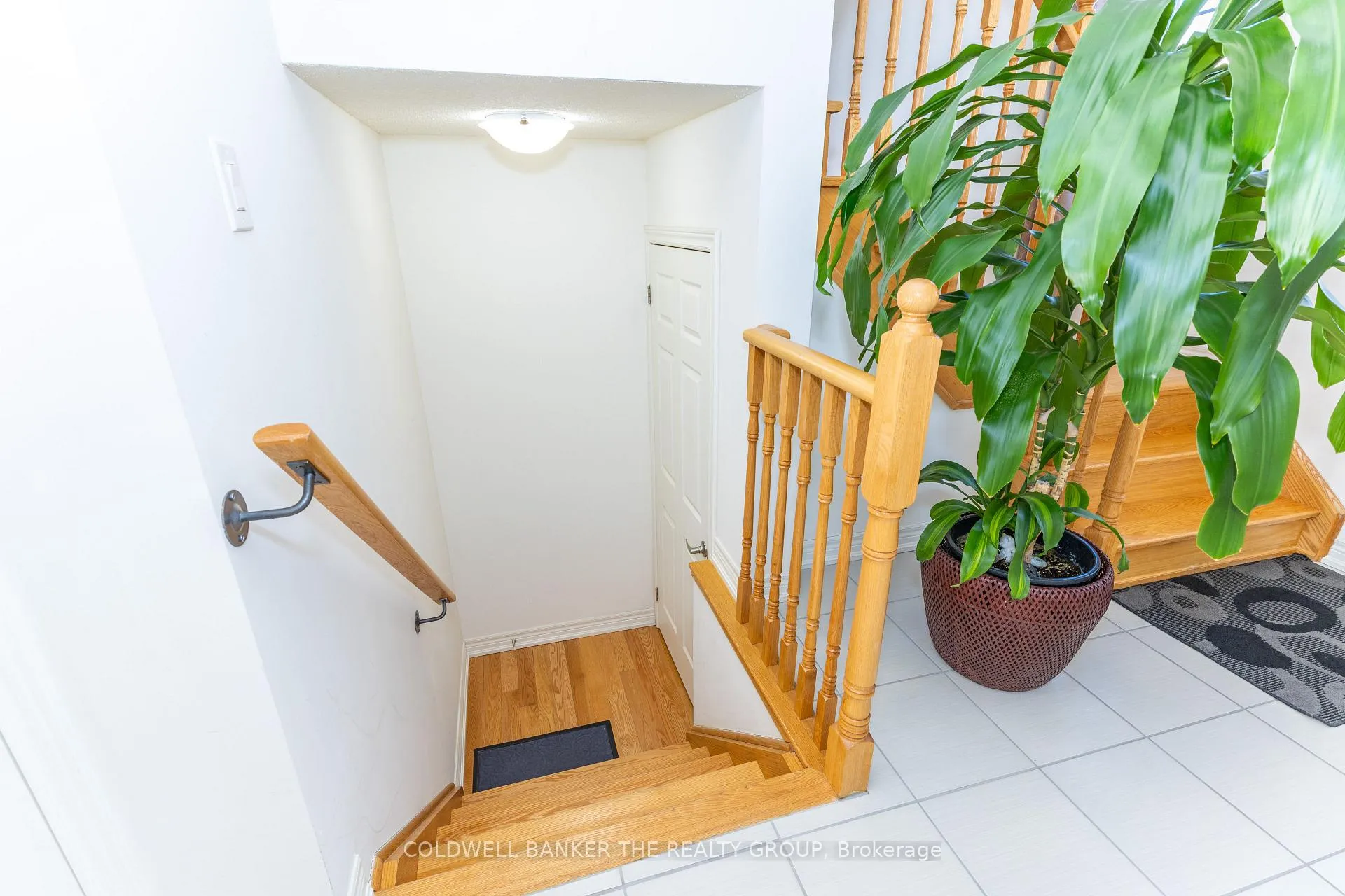 Photo 28 of 8 Vezna Crescent, Brampton, Credit Valley — HOMEH