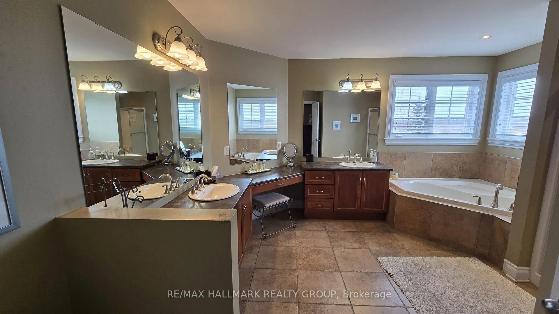 Photo 16 of 453 Keith Crescent, Ottawa, Mer Bleue/Bradley Estates/Anderson Park — HOMEH