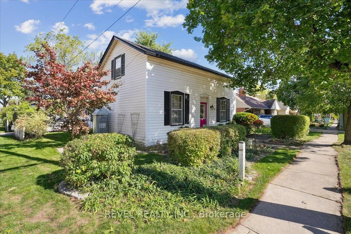 Photo 2 of 250 Mill Street N, Hamilton, Waterdown — HOMEH