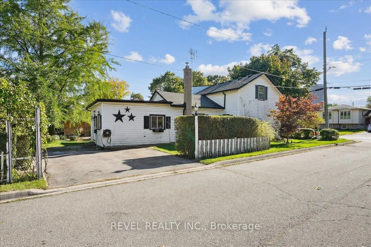 Photo 6 of 250 Mill Street N, Hamilton, Waterdown — HOMEH