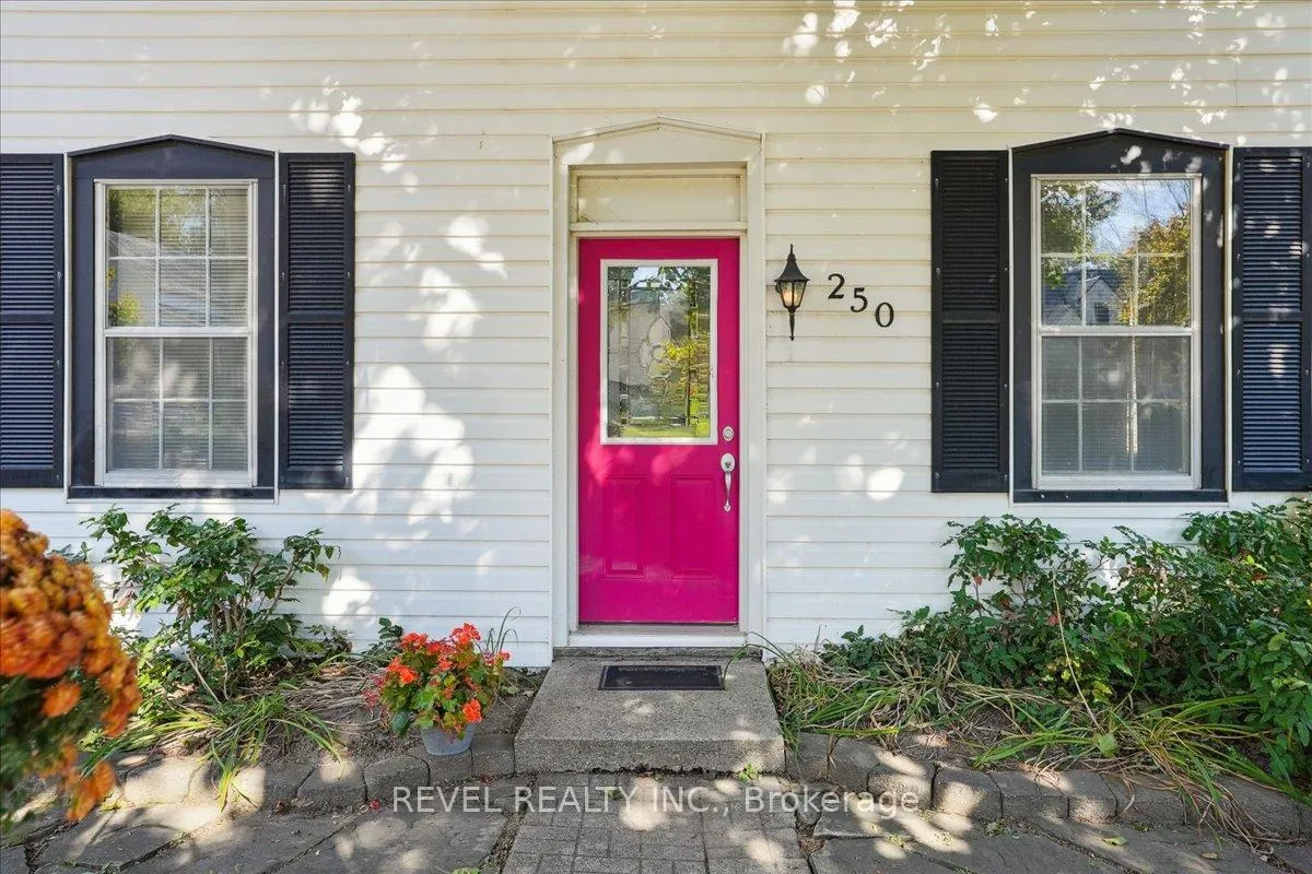 Photo 7 of 250 Mill Street N, Hamilton, Waterdown — HOMEH