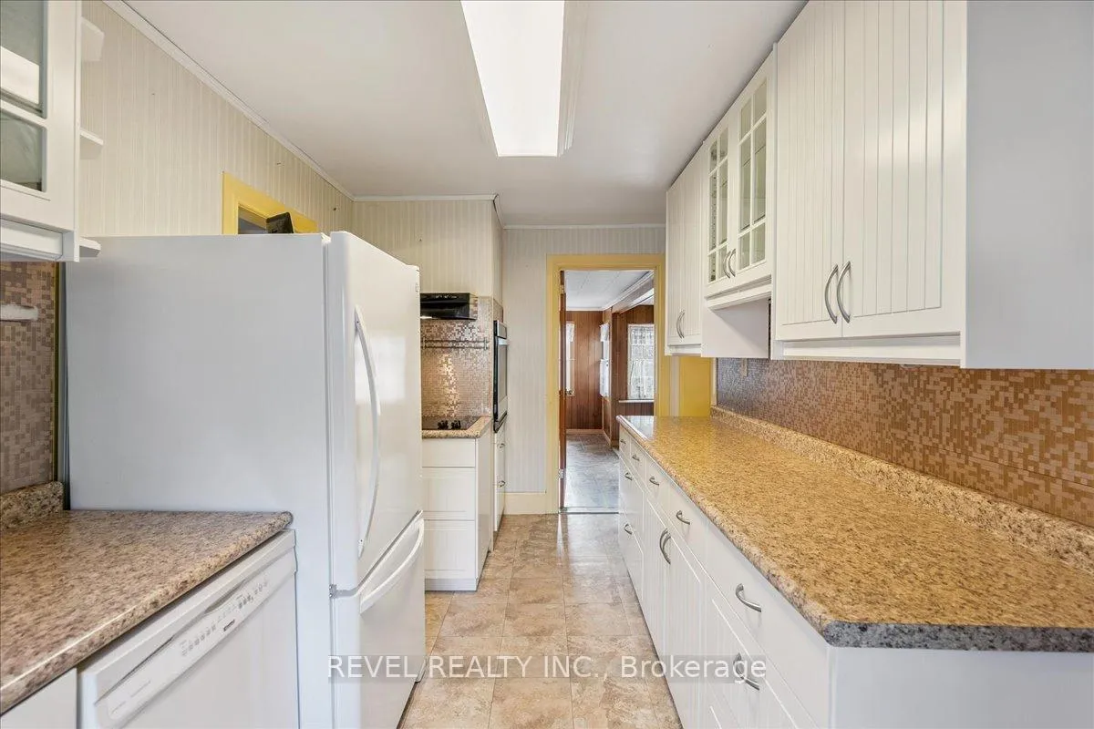 Photo 22 of 250 Mill Street N, Hamilton, Waterdown — HOMEH