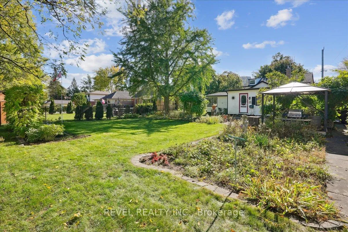 Photo 37 of 250 Mill Street N, Hamilton, Waterdown — HOMEH