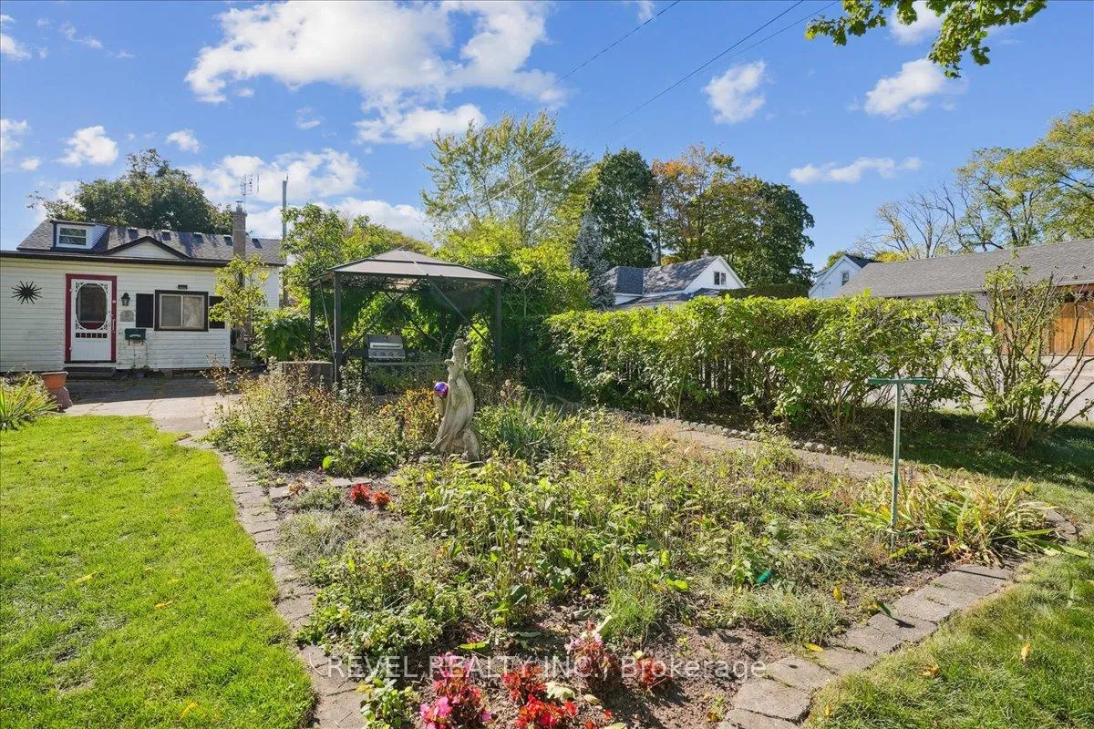 Photo 38 of 250 Mill Street N, Hamilton, Waterdown — HOMEH
