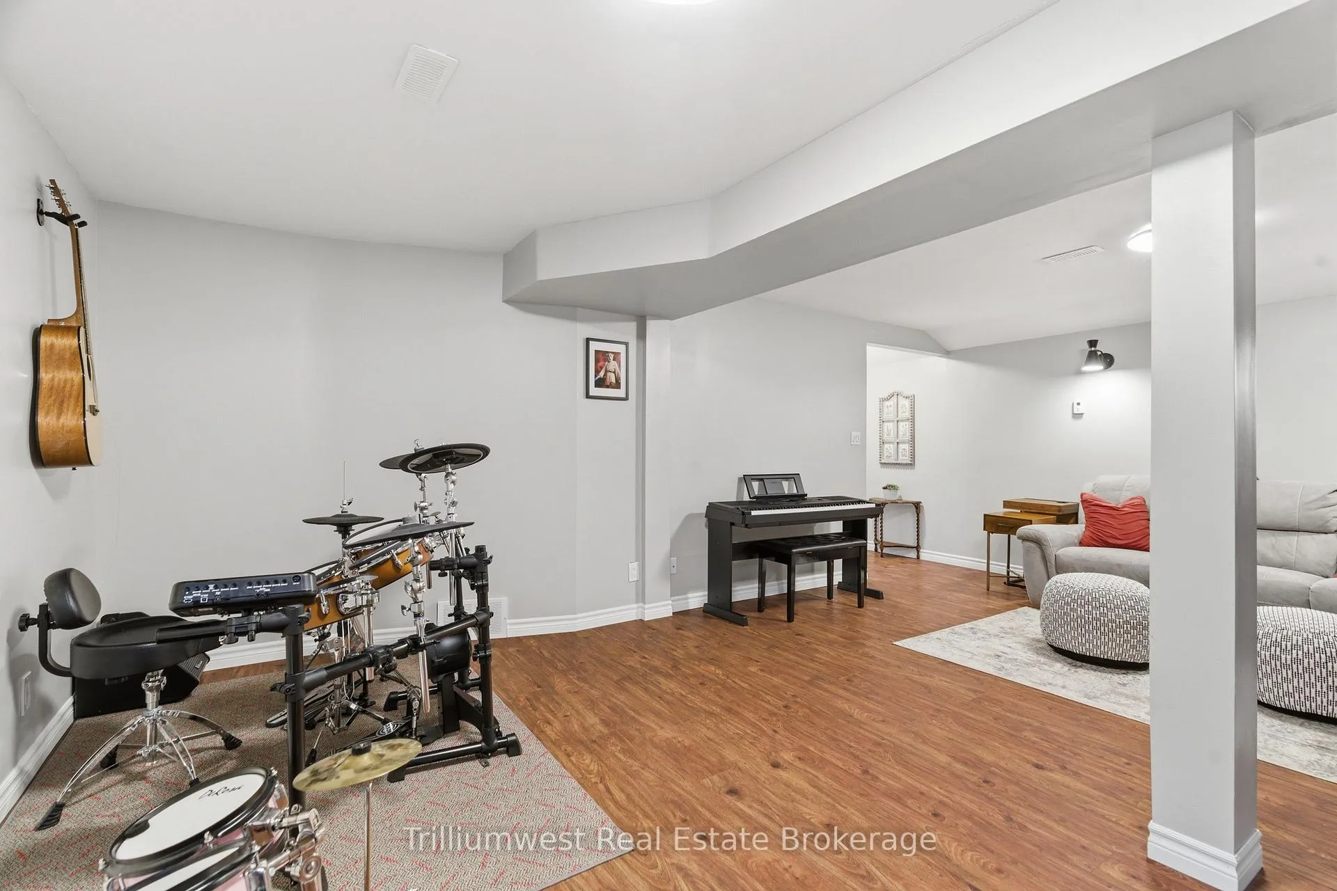 Photo 22 of 43 Leacock Avenue, Guelph, Grange Road — HOMEH