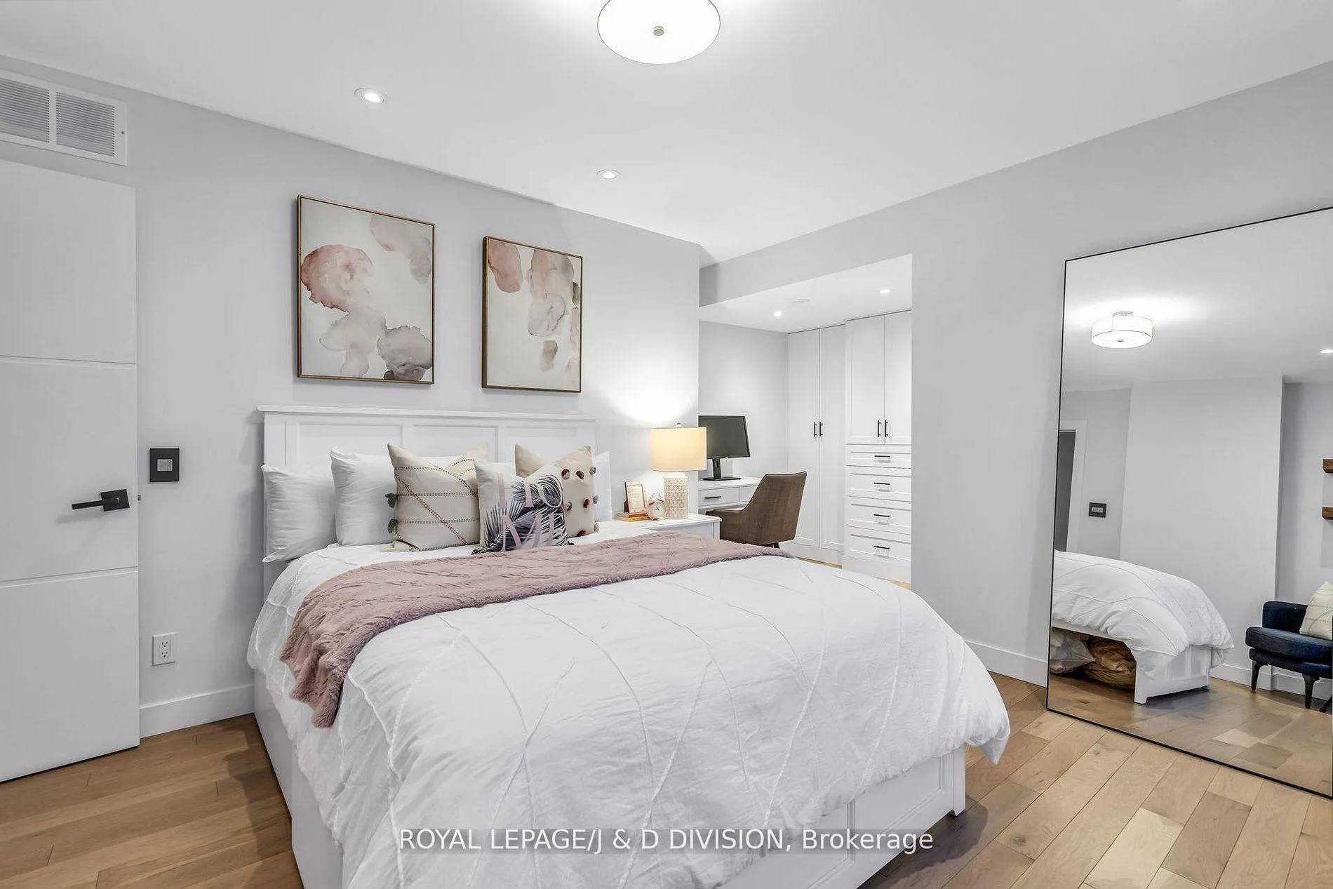 Photo 32 of 453 Oriole Parkway, Toronto, Yonge-Eglinton — HOMEH