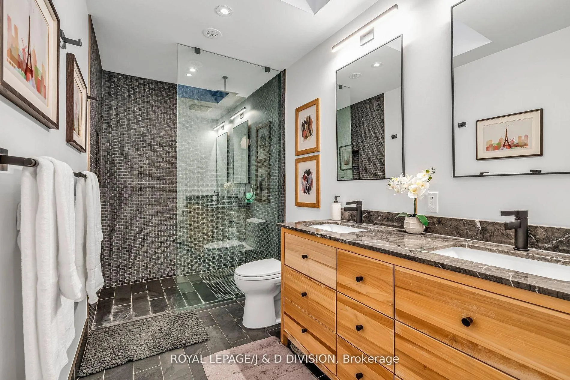 Photo 37 of 453 Oriole Parkway, Toronto, Yonge-Eglinton — HOMEH