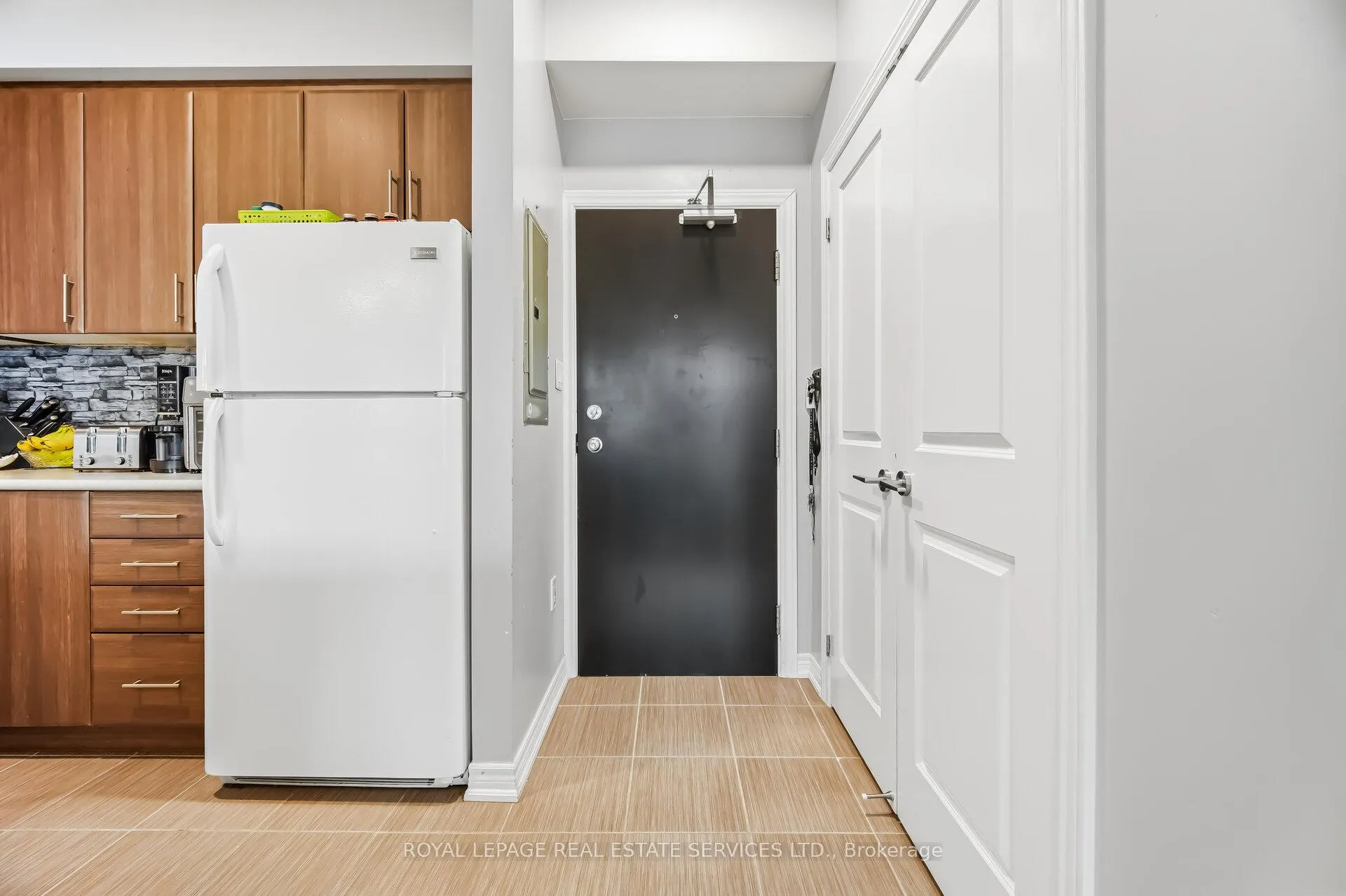 Photo 3 of Unit 309, 269 Georgian Drive, Oakville, River Oaks — HOMEH