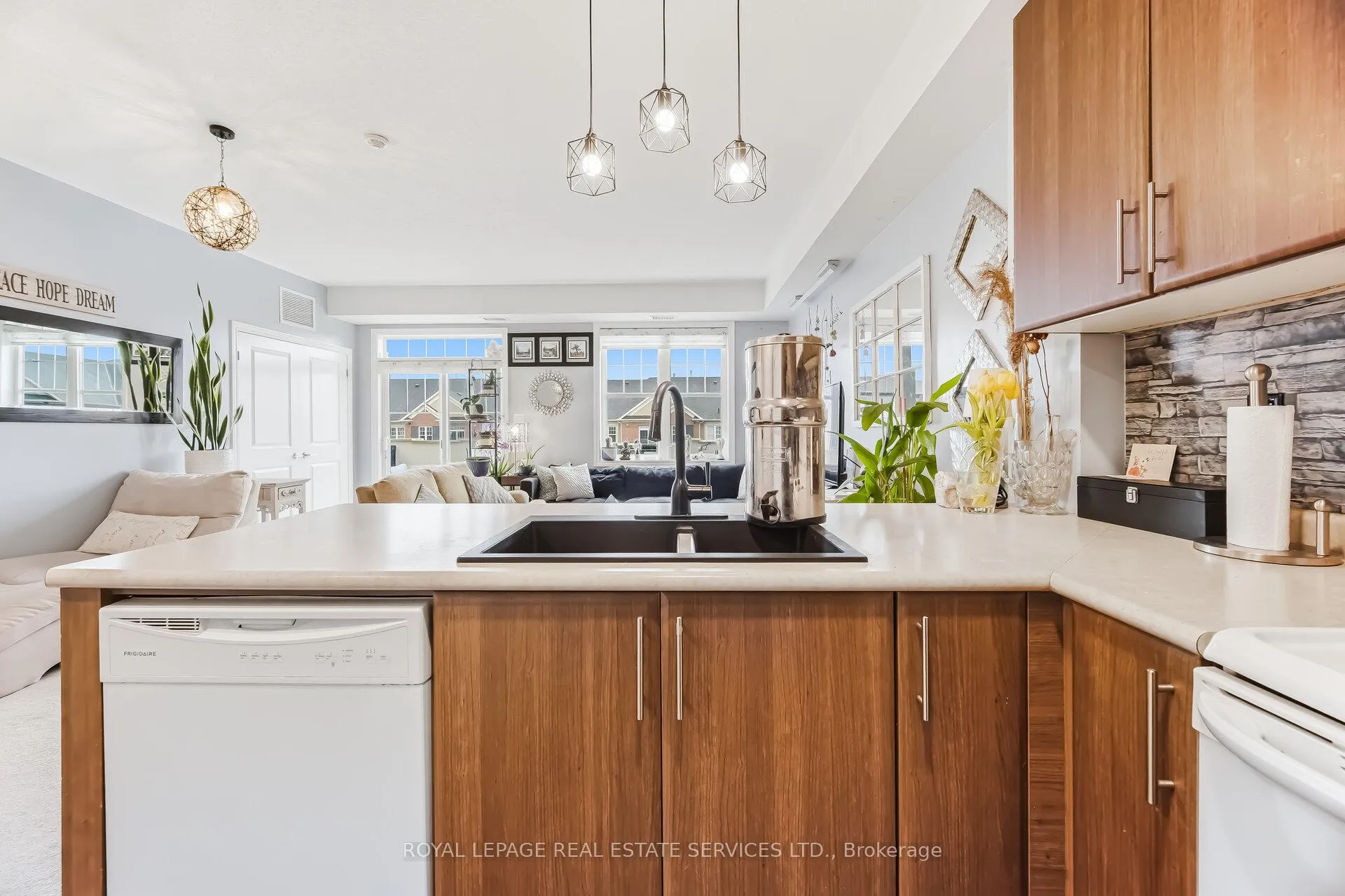 Photo 7 of Unit 309, 269 Georgian Drive, Oakville, River Oaks — HOMEH