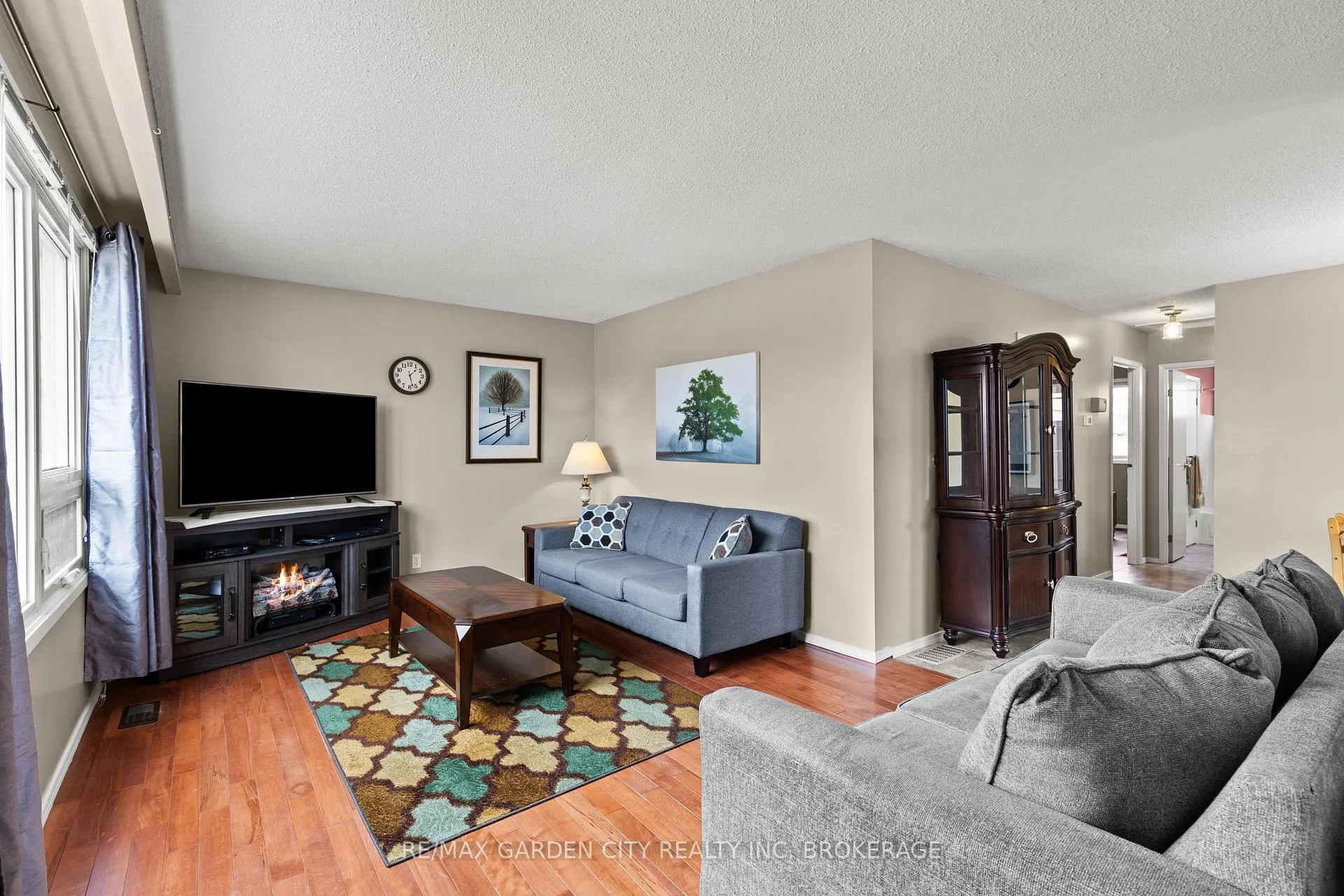 Photo 7 of 18 Thorncliff Drive, St. Catharines, Oakdale — HOMEH