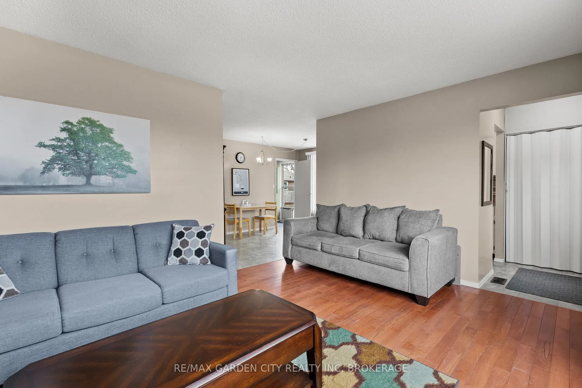 Photo 9 of 18 Thorncliff Drive, St. Catharines, Oakdale — HOMEH