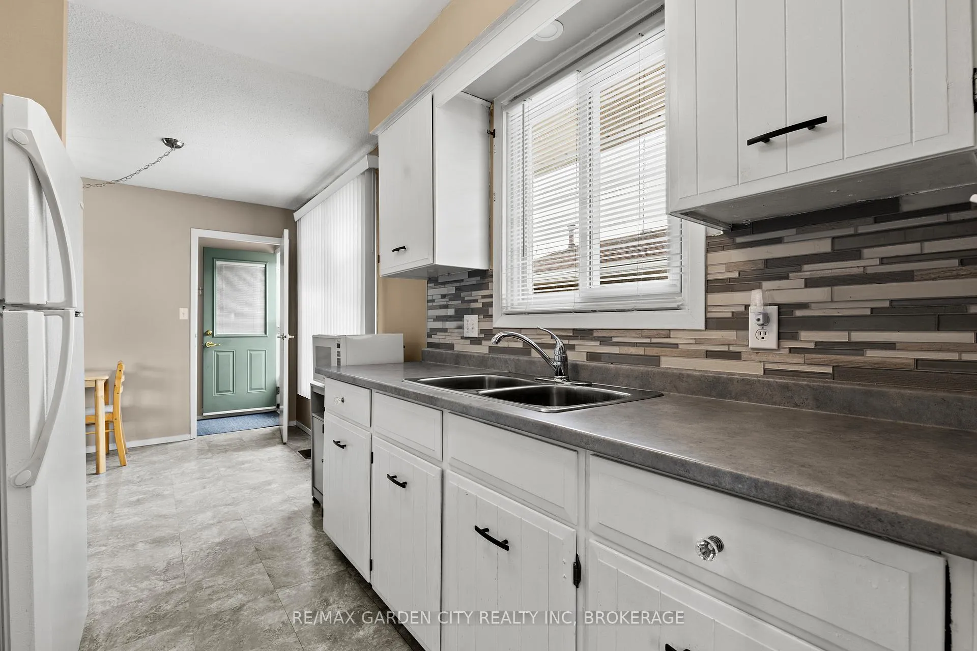 Photo 14 of 18 Thorncliff Drive, St. Catharines, Oakdale — HOMEH