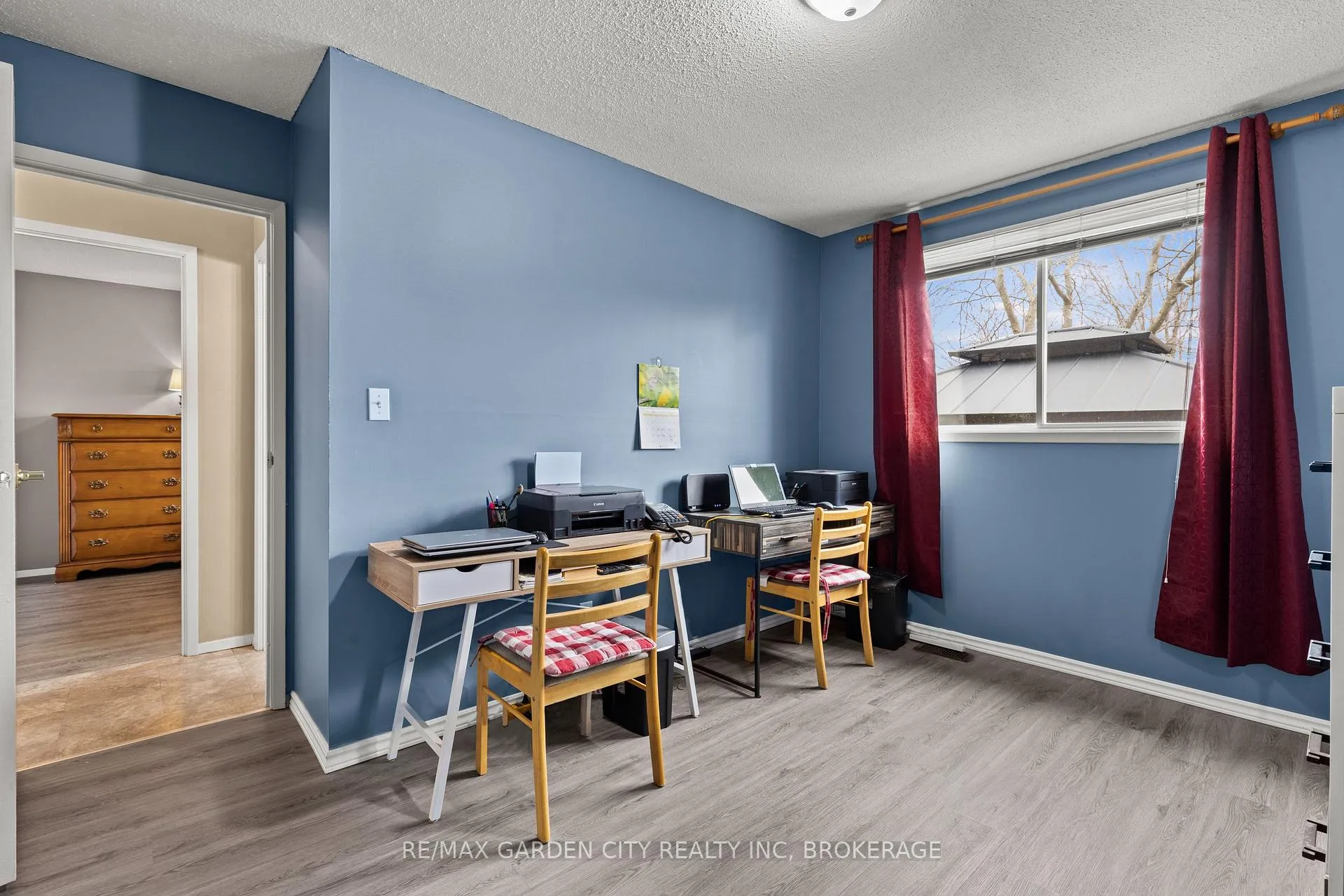 Photo 20 of 18 Thorncliff Drive, St. Catharines, Oakdale — HOMEH