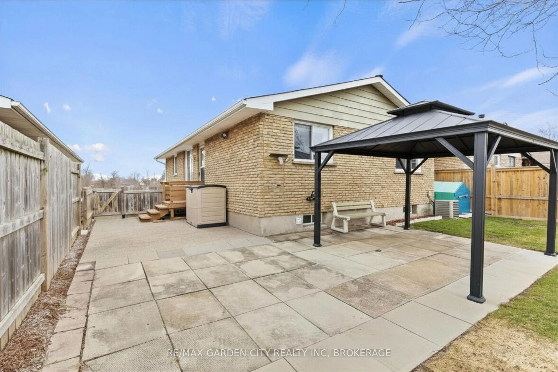 Photo 32 of 18 Thorncliff Drive, St. Catharines, Oakdale — HOMEH