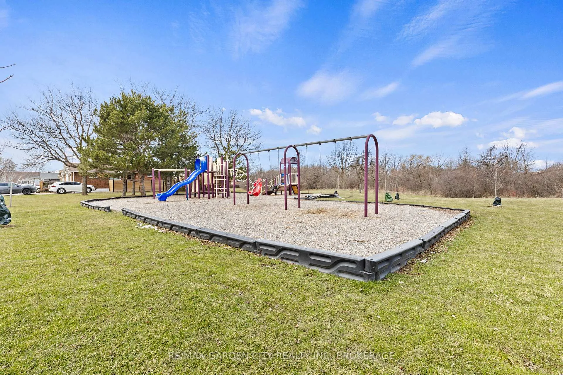 Photo 38 of 18 Thorncliff Drive, St. Catharines, Oakdale — HOMEH