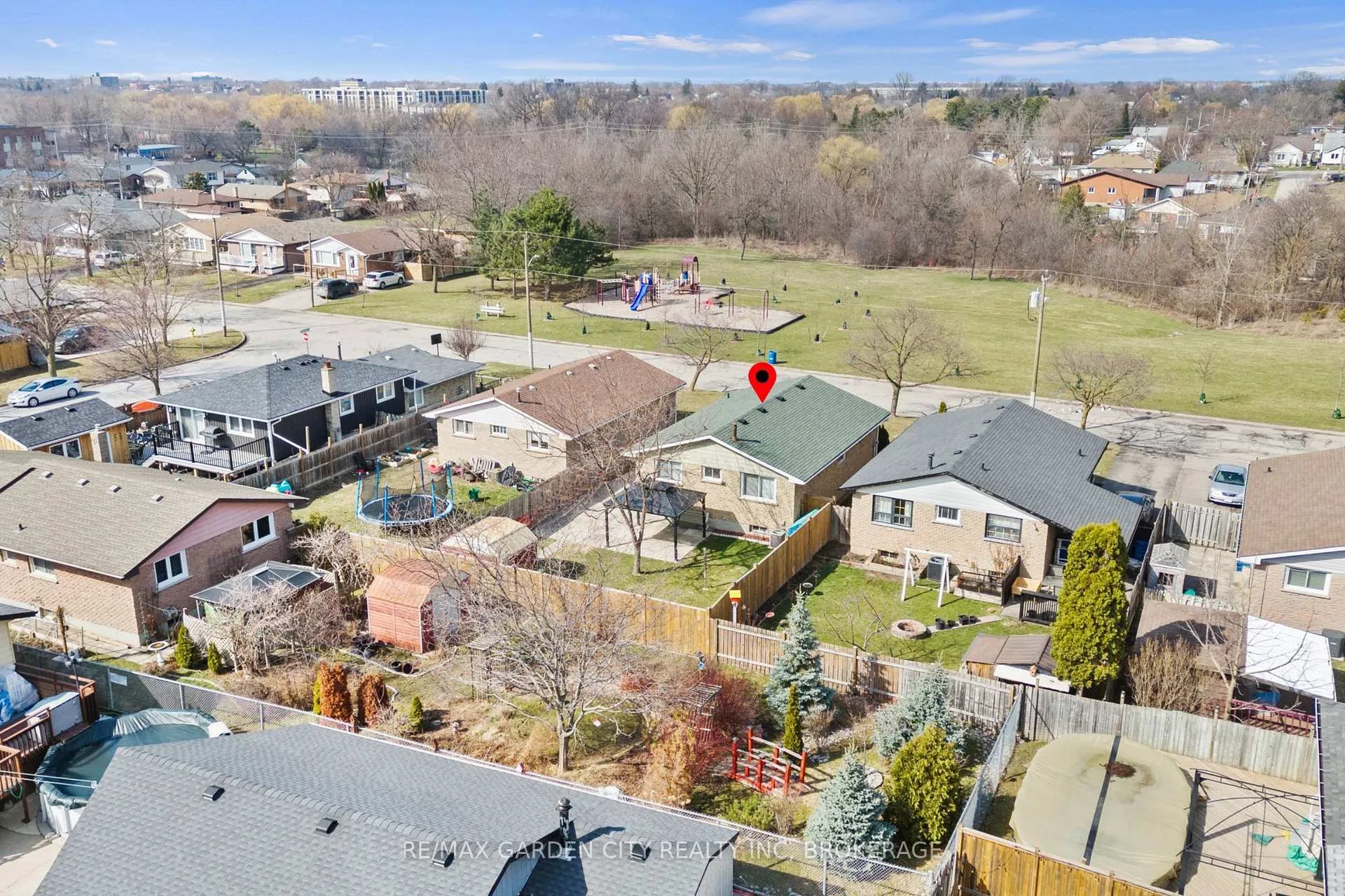 Photo 39 of 18 Thorncliff Drive, St. Catharines, Oakdale — HOMEH