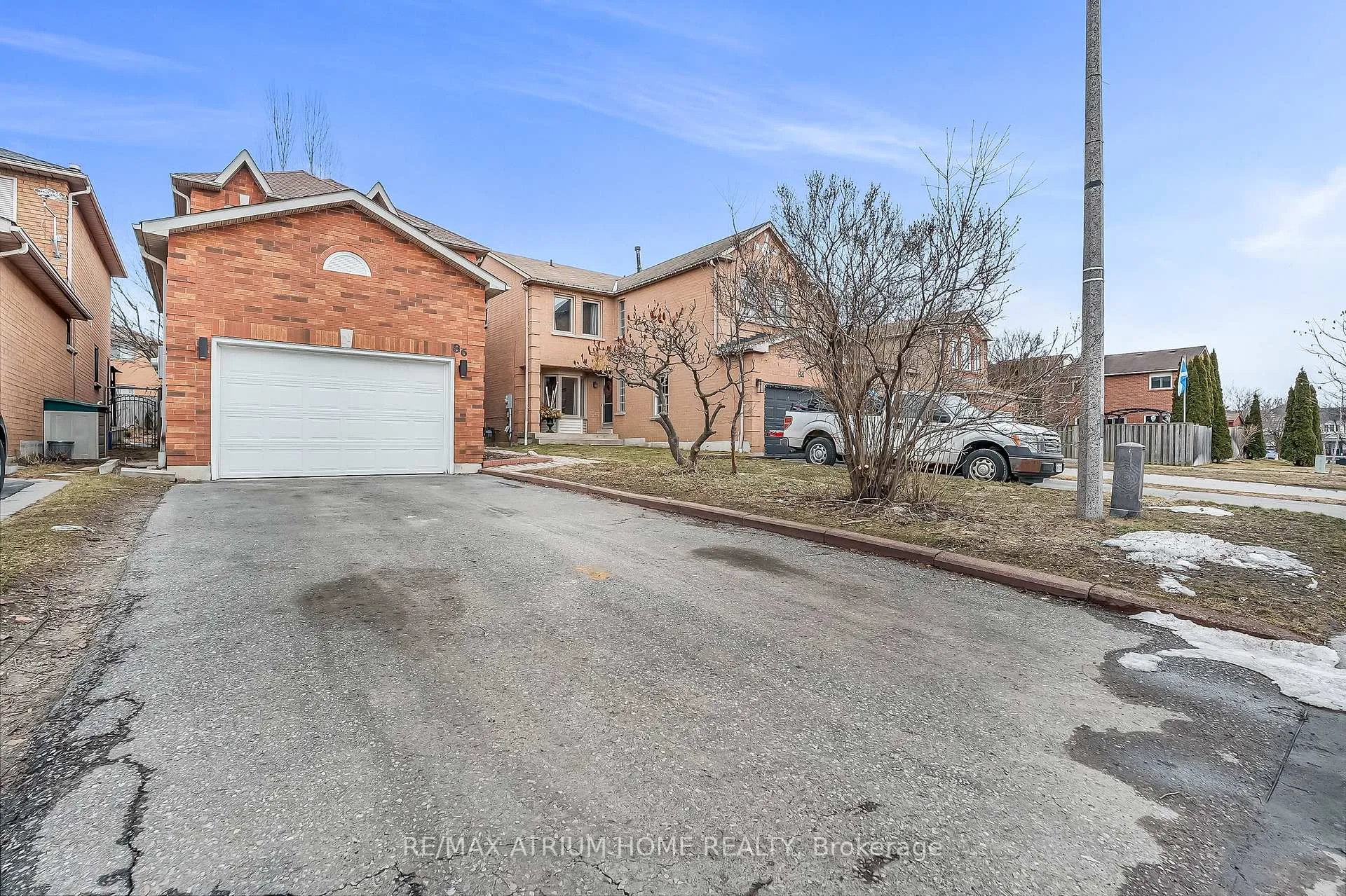 Photo 3 of 86 Old Colony Drive, Whitby, Pringle Creek — HOMEH
