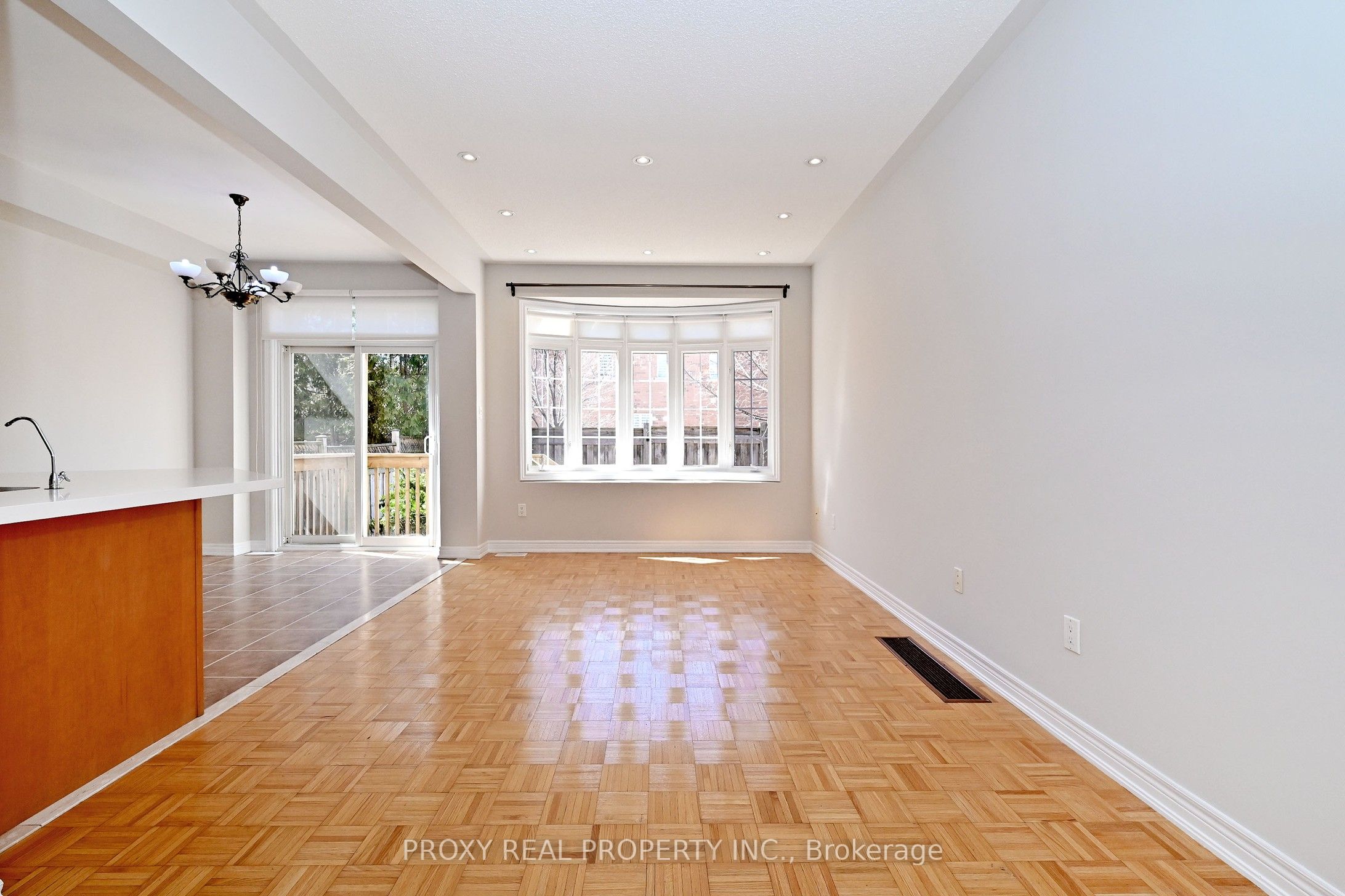 Photo 7 of 30 Gauguin Avenue, Vaughan, Patterson — HOMEH