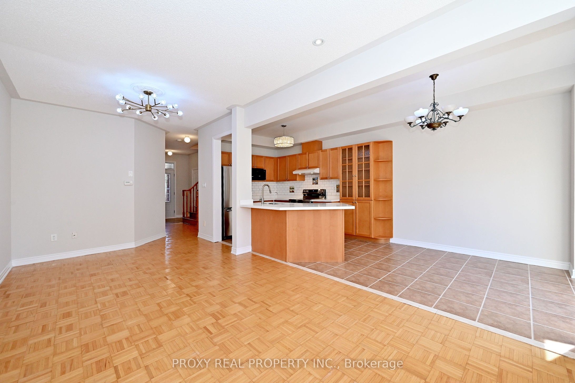 Photo 11 of 30 Gauguin Avenue, Vaughan, Patterson — HOMEH